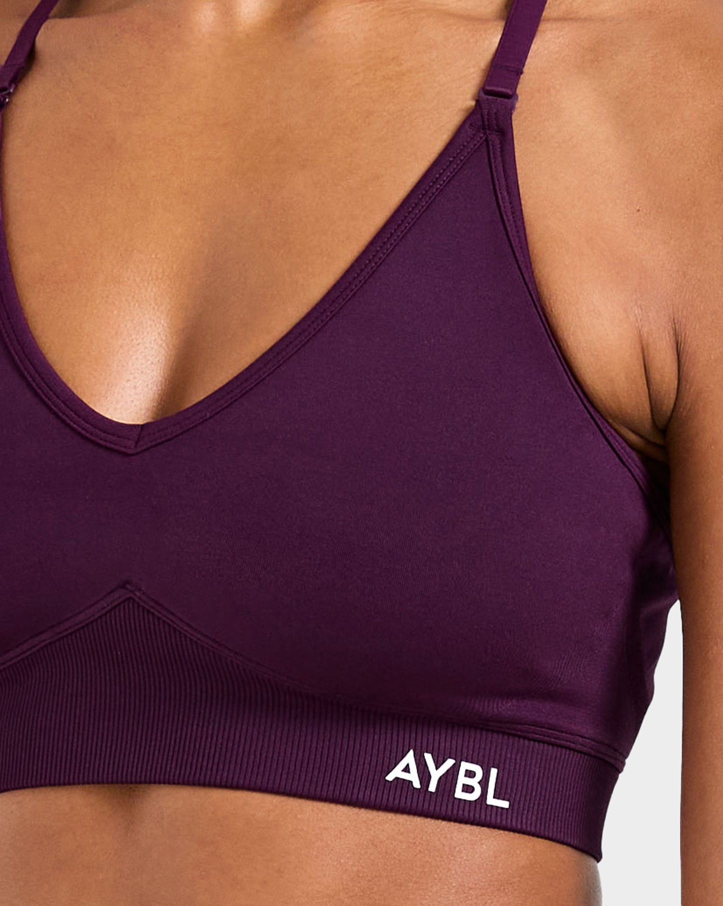 AYBL Women's Adapt Seamless Sports Bra / Midnight Plum