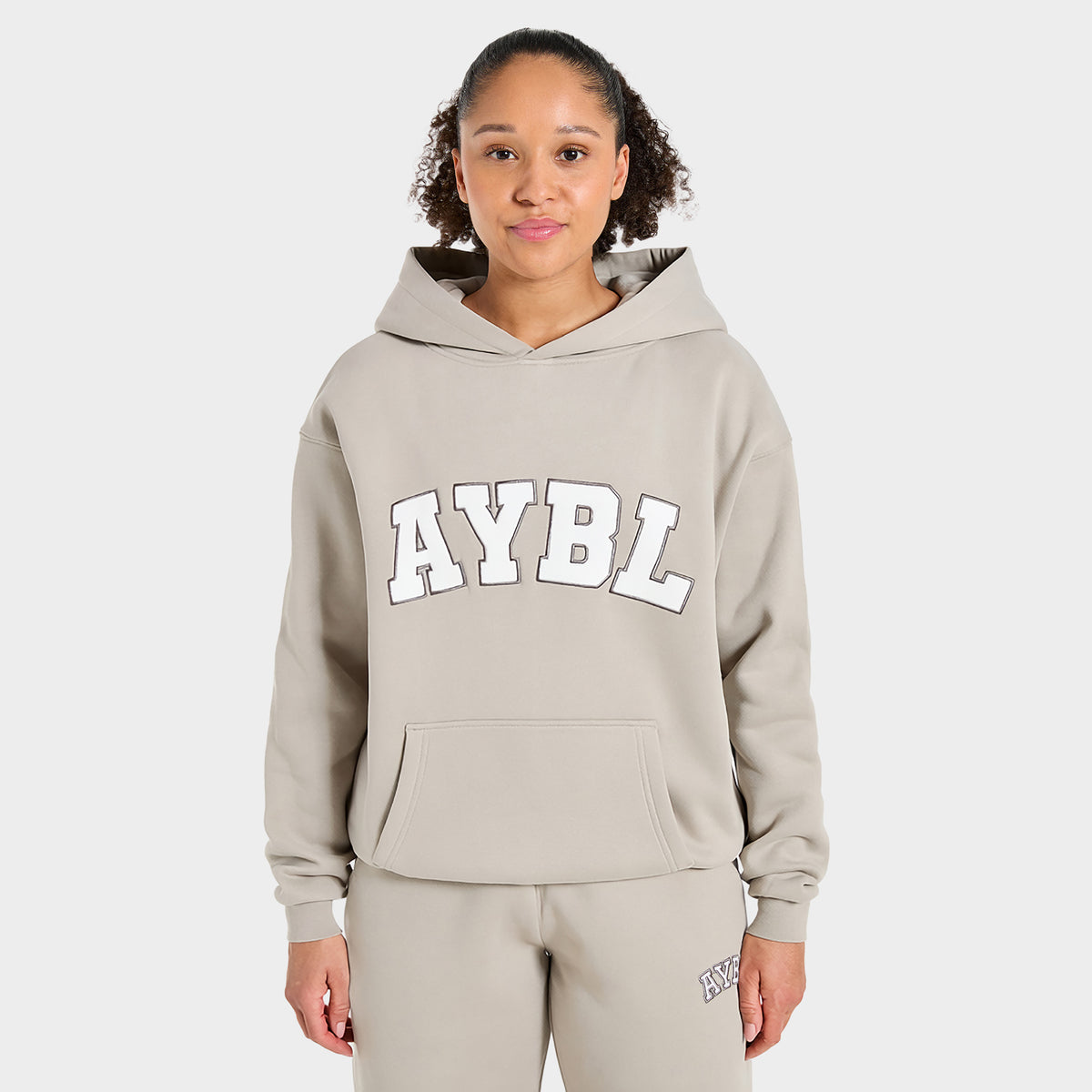 AYBL Varsity Chandail à capuchon ample 2.0 / Taupe