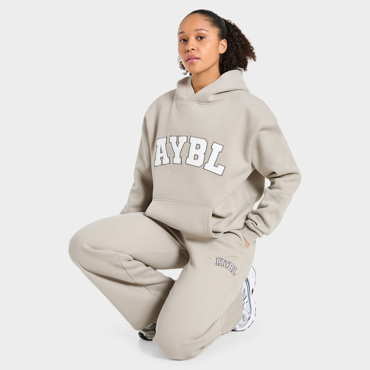 AYBL Varsity Chandail à capuchon ample 2.0 / Taupe