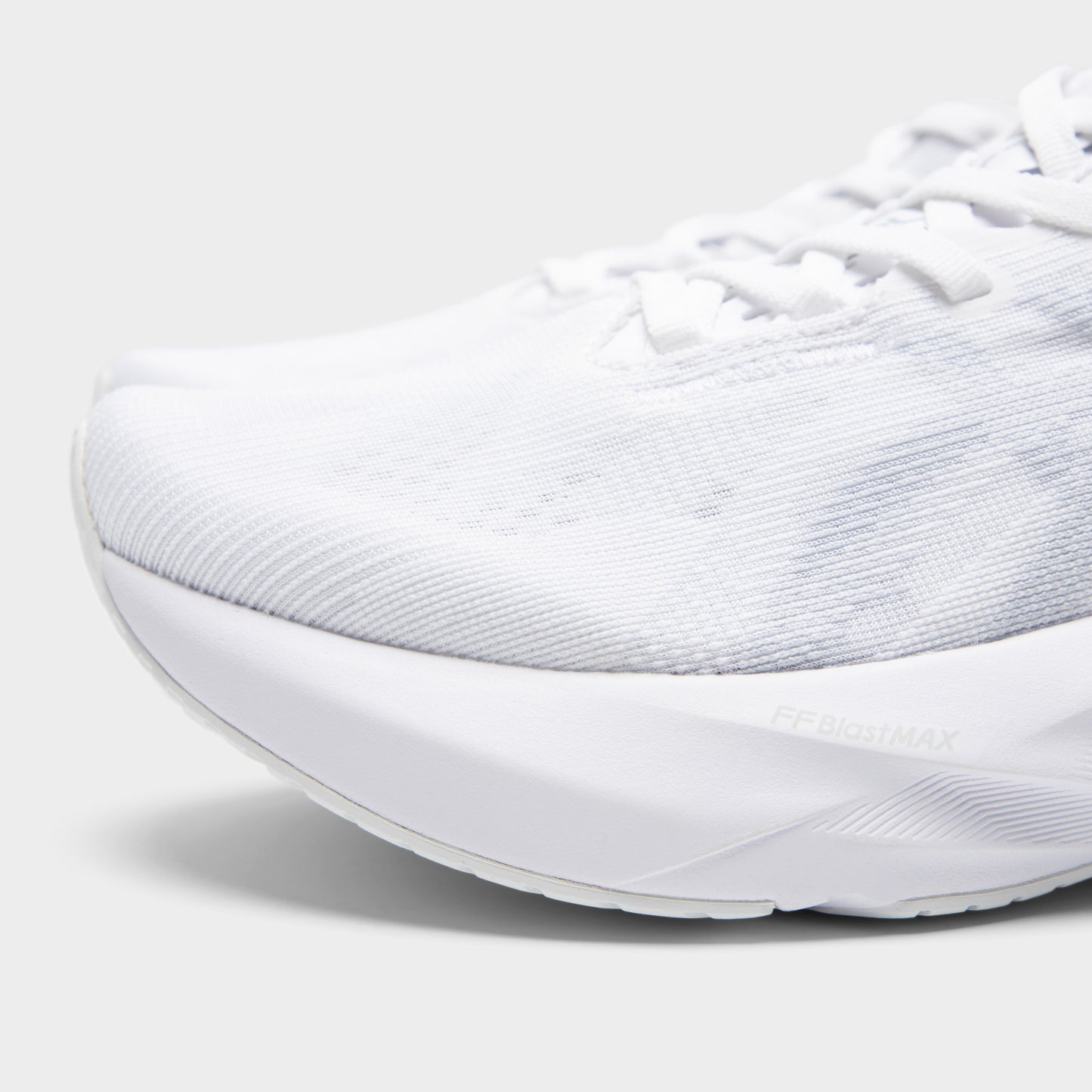 ASICS Women's Novablast 5 White / Piedmont Grey