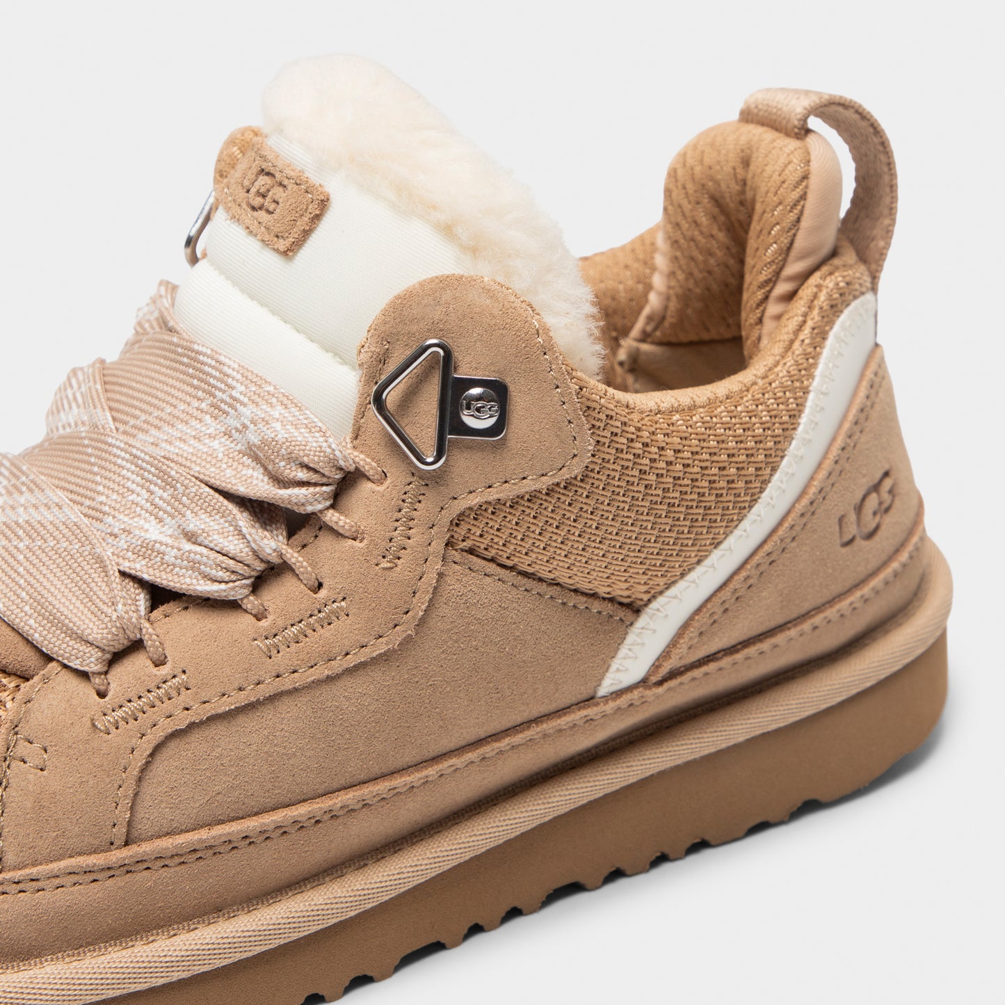 UGG Juniors' Lowmel / Sand