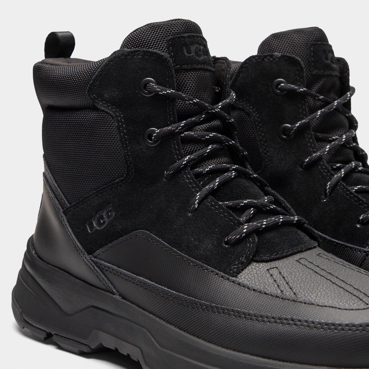 UGG Truckee Black / Black