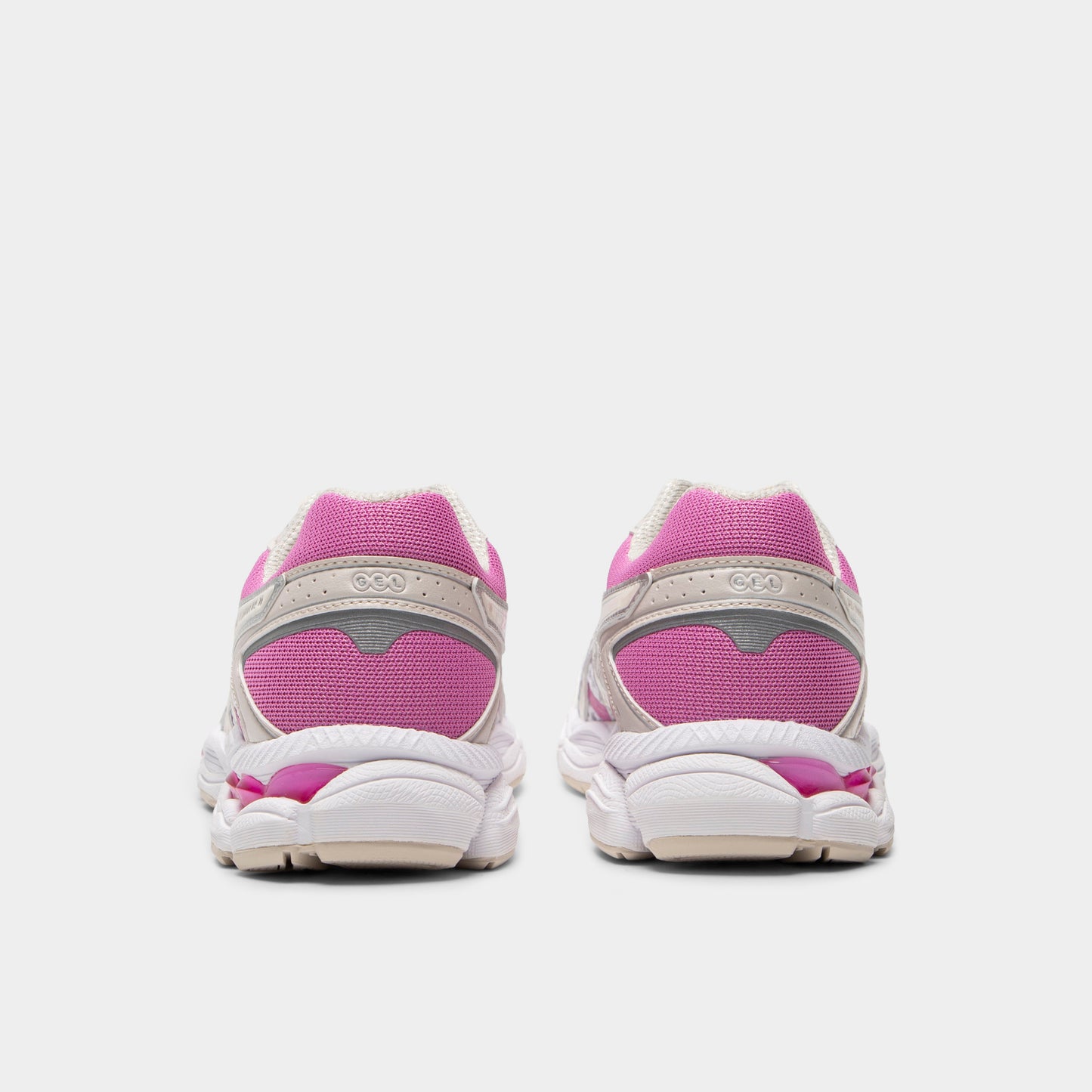ASICS Femme Gel-Cumulus 16 Blanc / Crème Rose