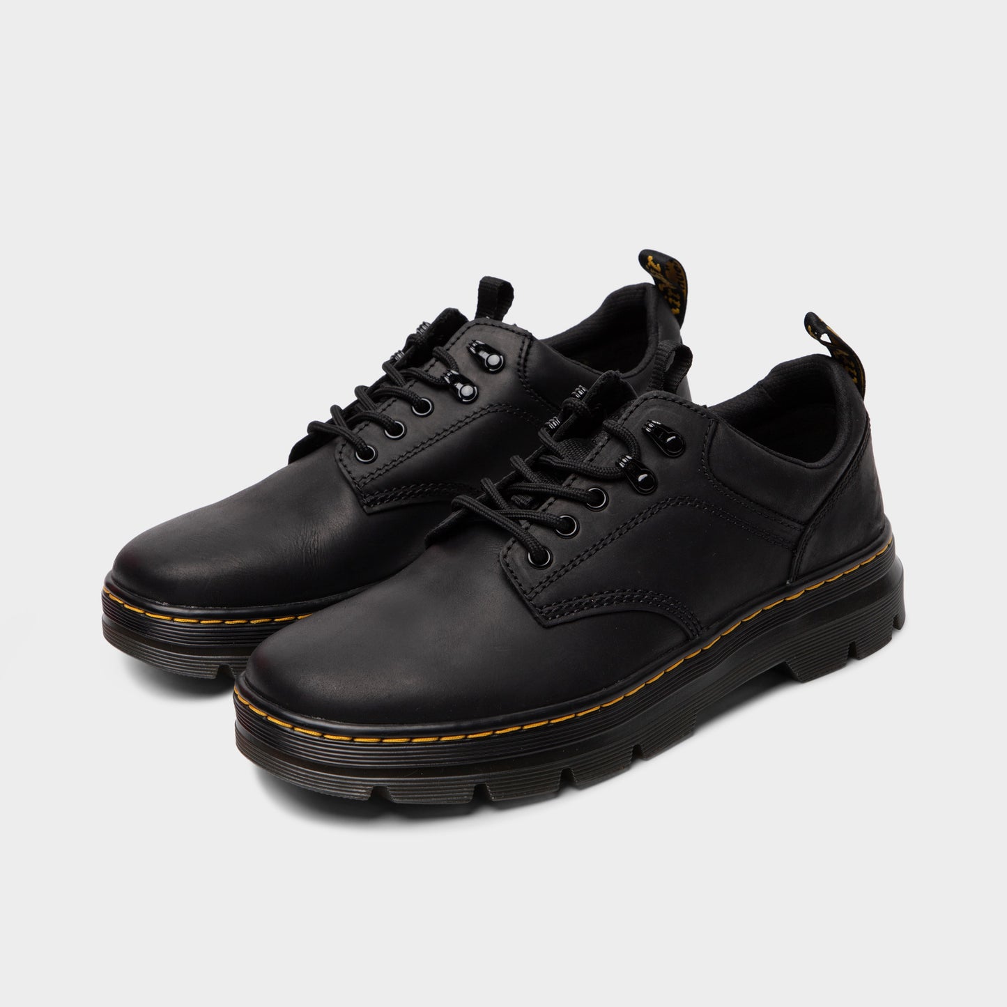 Dr. Martens Reeder Leather / Black Wyoming