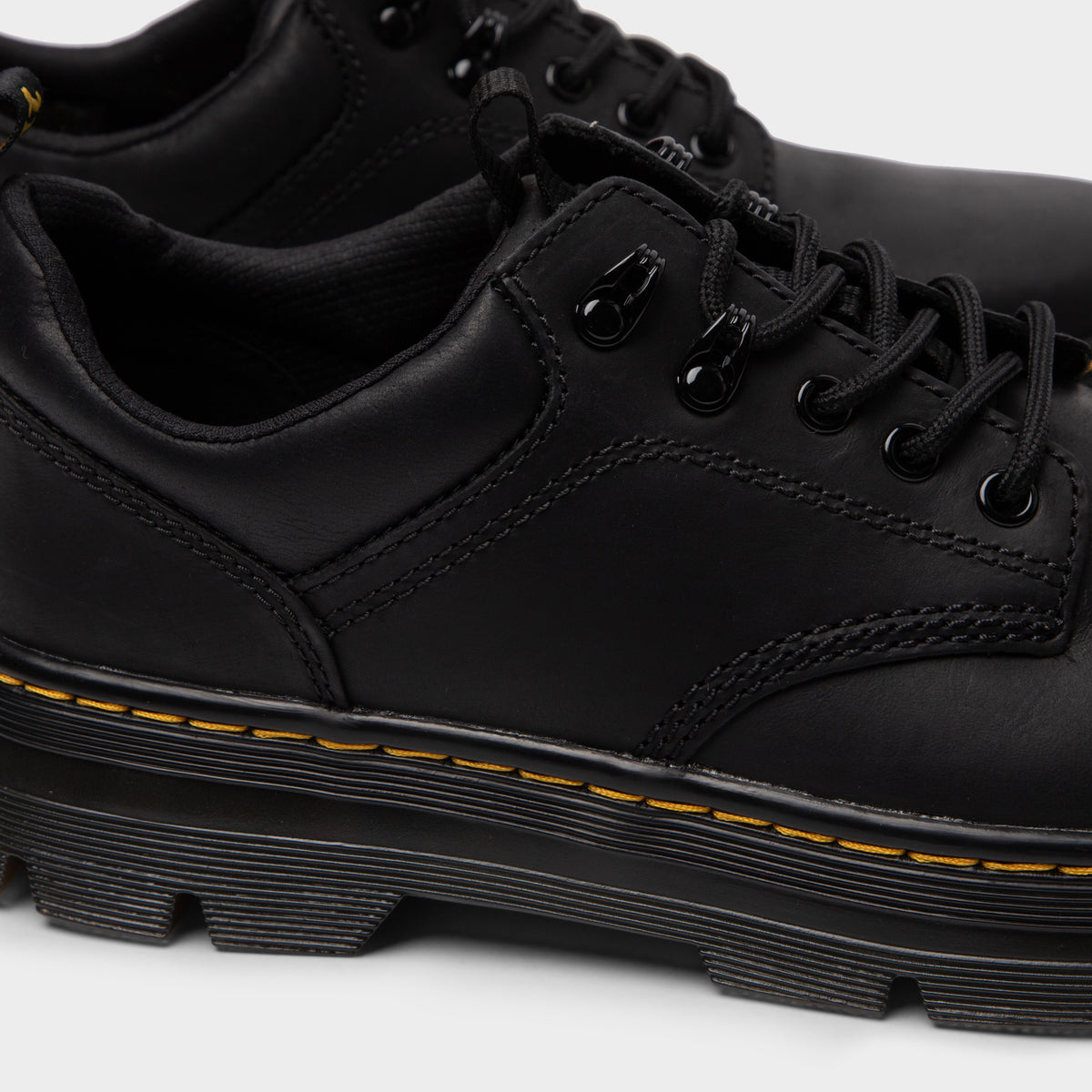 Dr. Martens Reeder Leather Black Wyoming