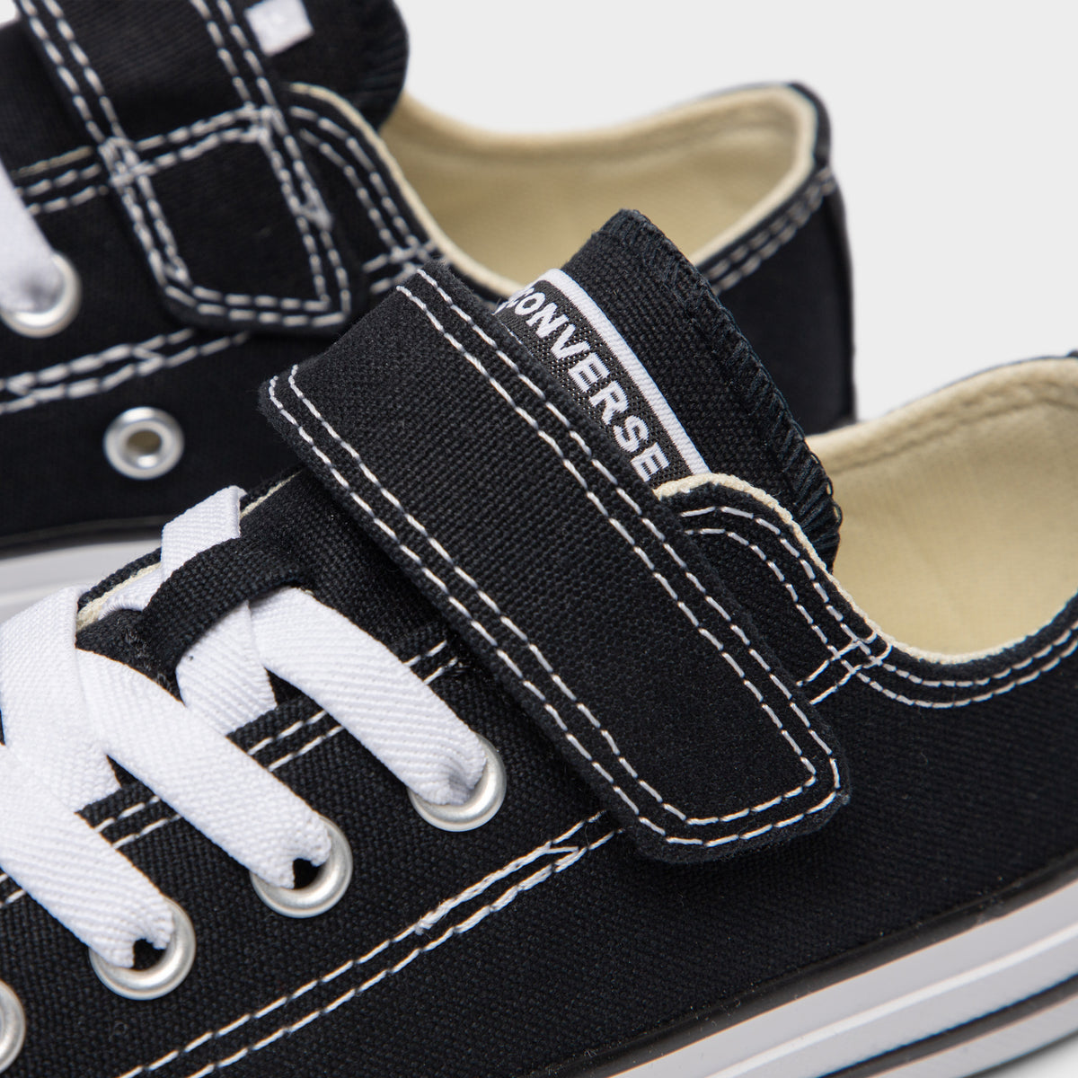 Converse deals infantil white