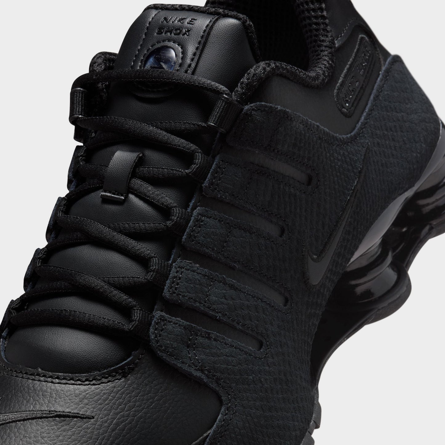 Nike Shox NZ Black / White