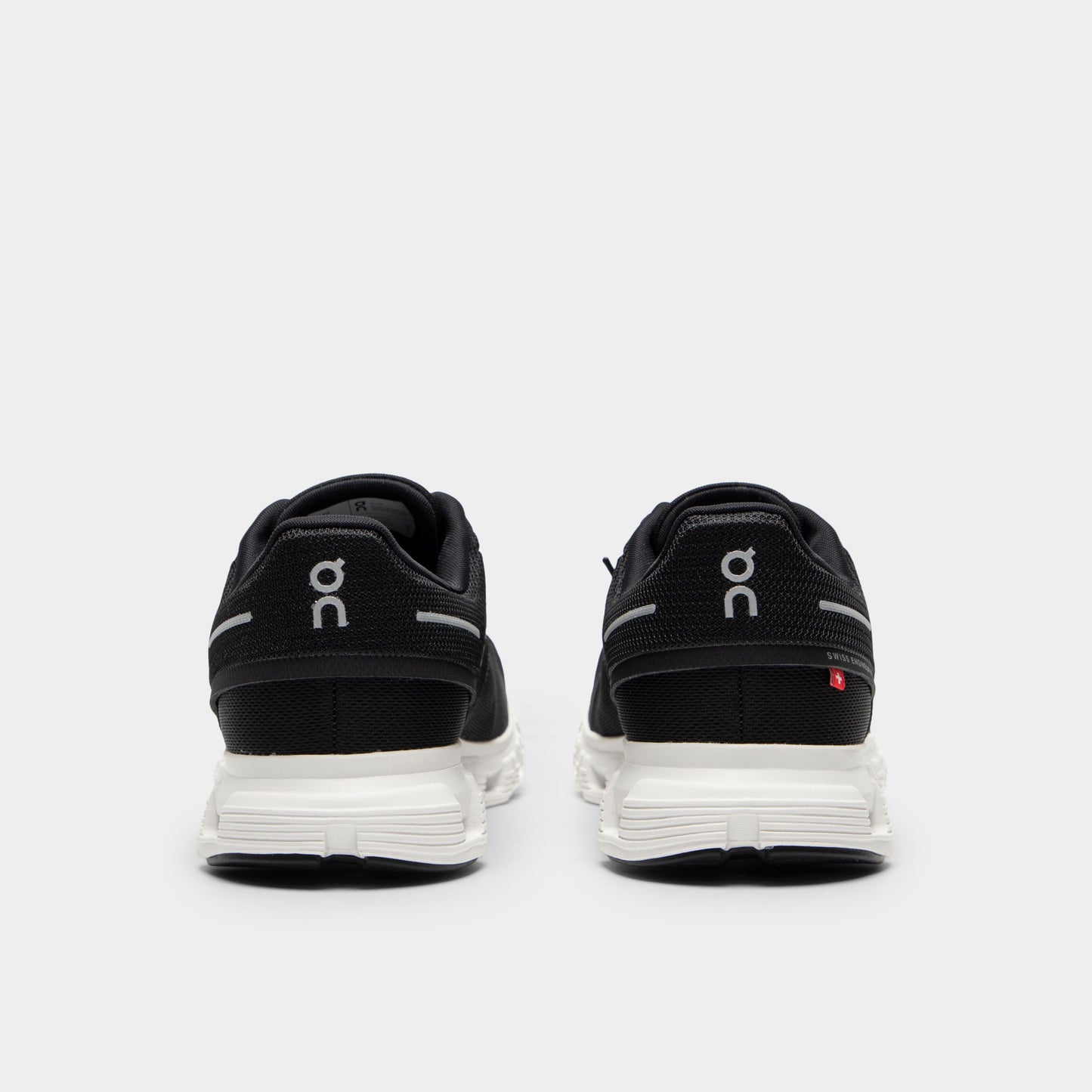On Men's Cloud 6 Black / White