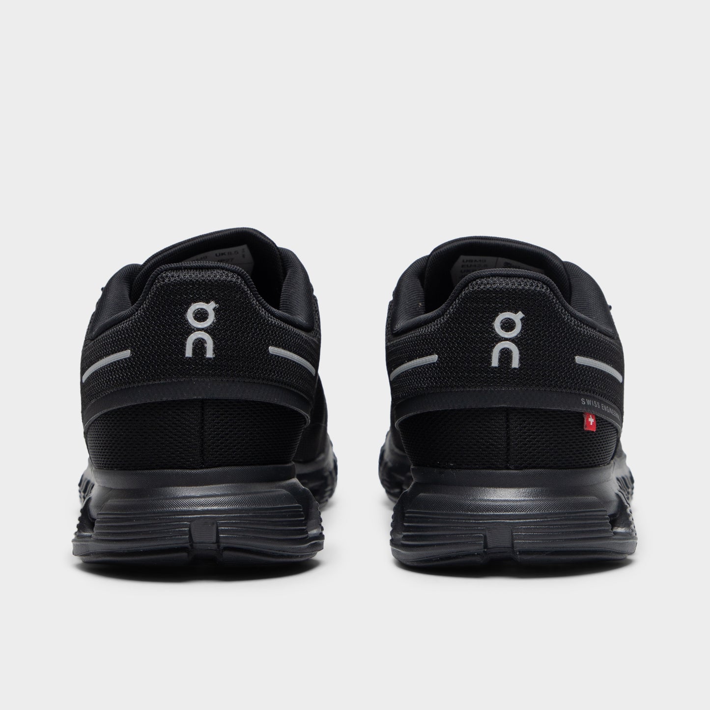 On Running Cloud 6 Black / Black