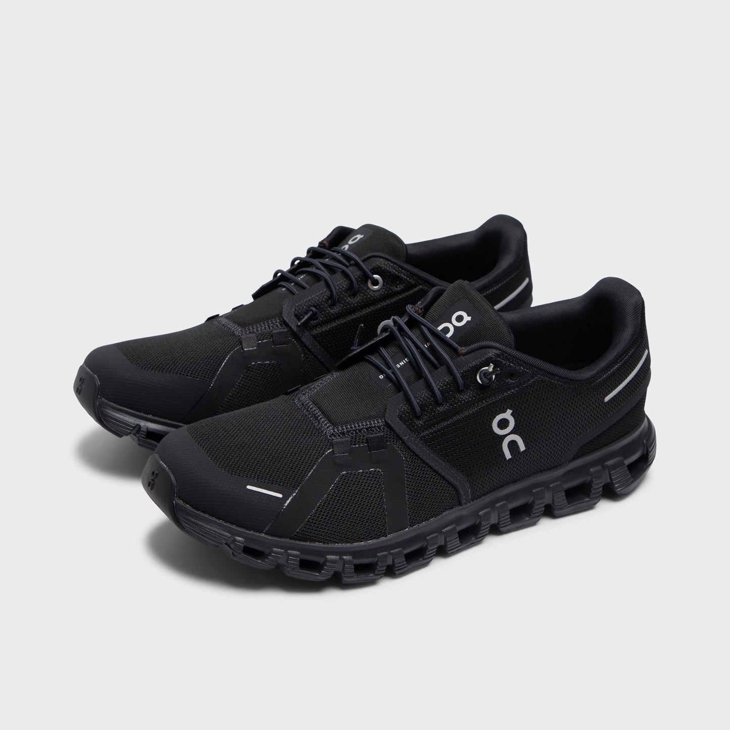 On Running Cloud 6 Black / Black
