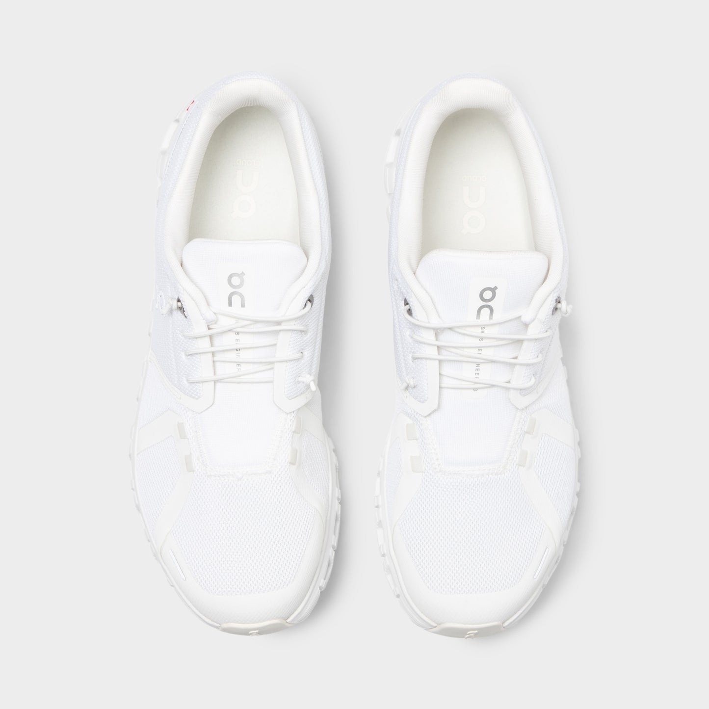 On Cloud 6 M White / White
