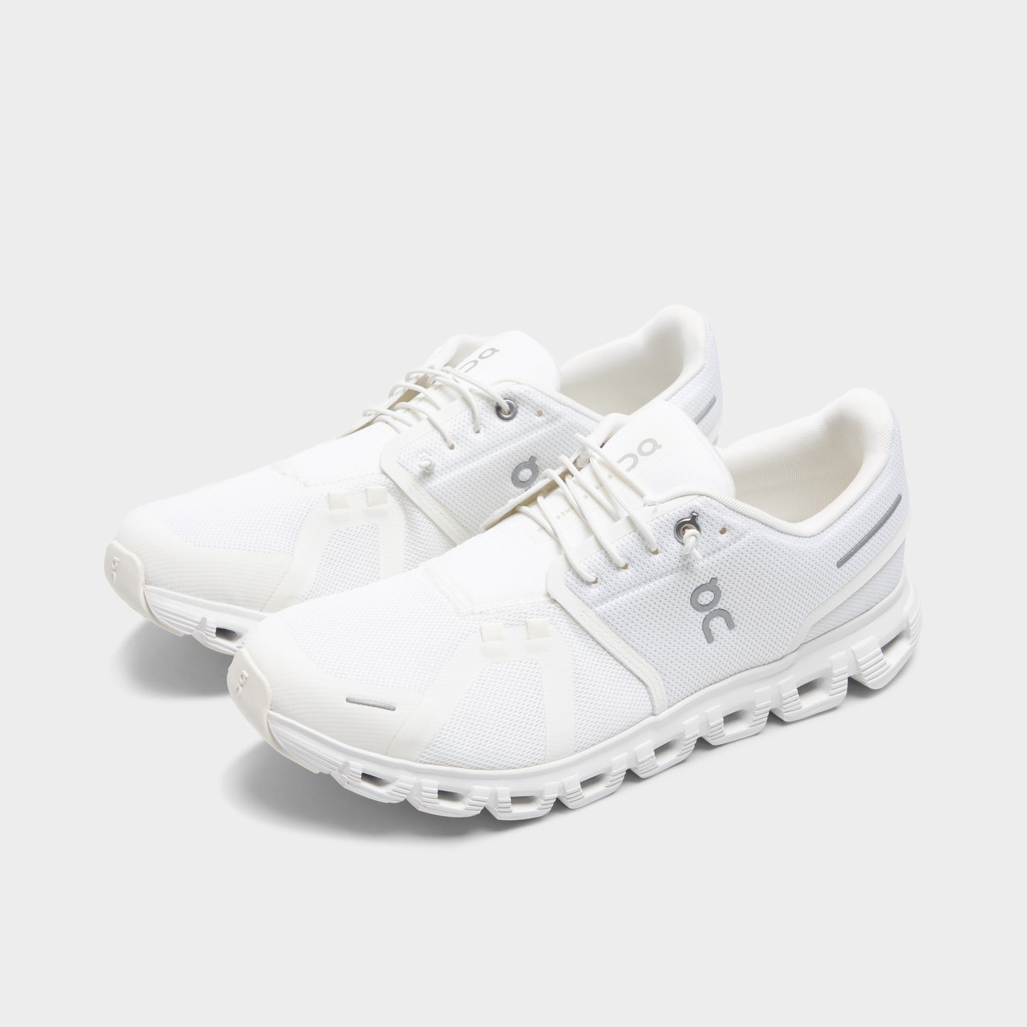 On Cloud 6 M White / White