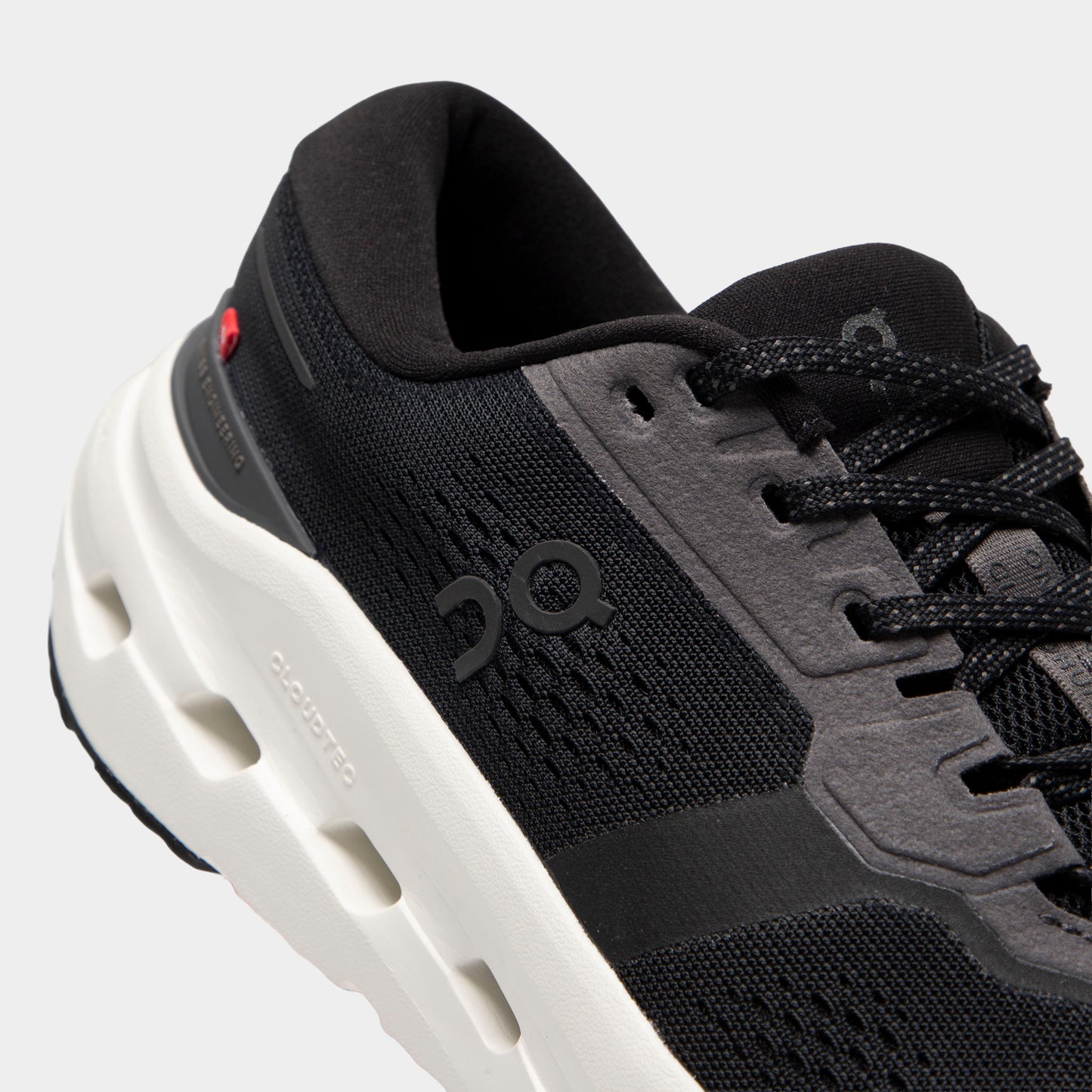 On Cloudrunner 3 Black / Ivory