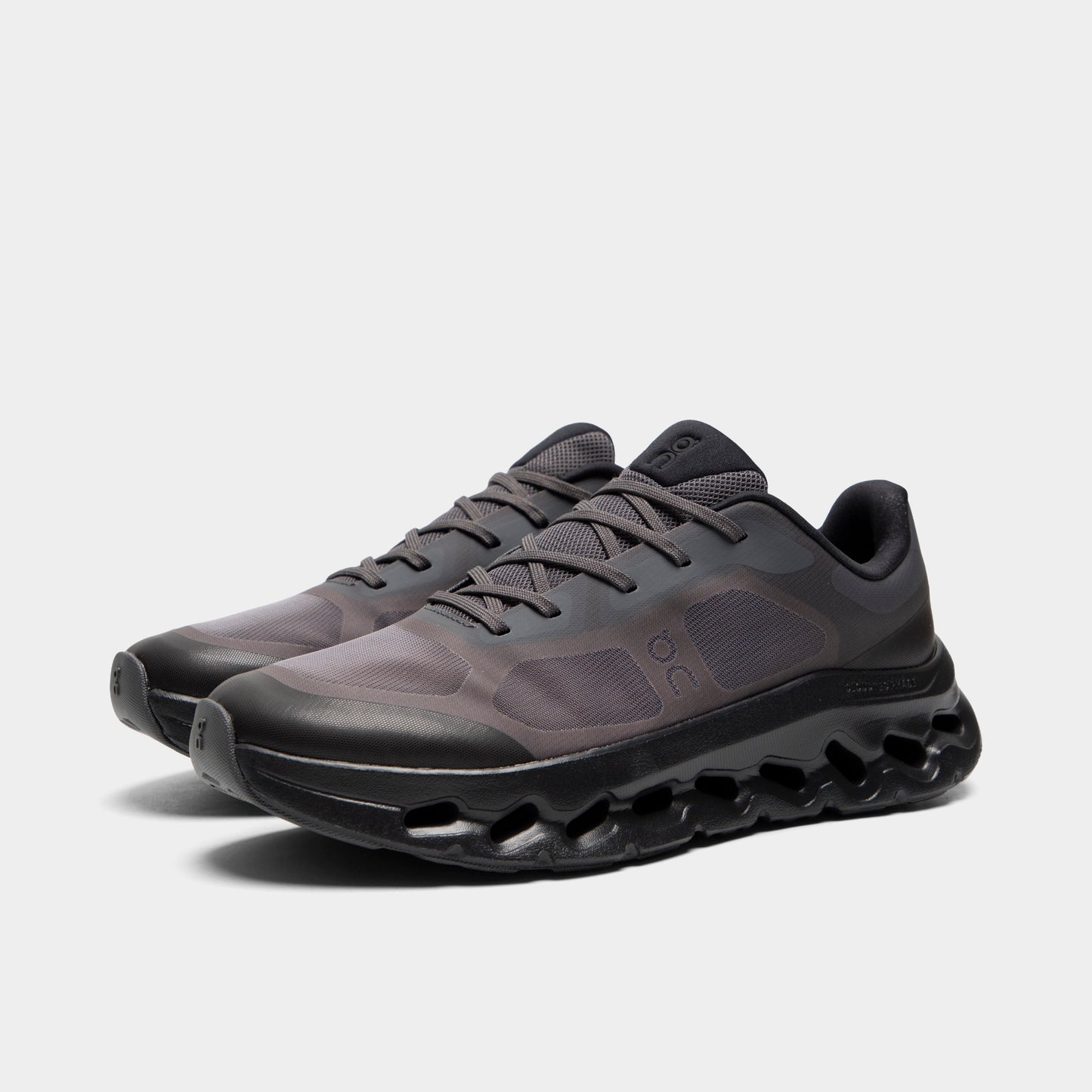 ON Running Cloud Tilt Remix Noir / Gris
