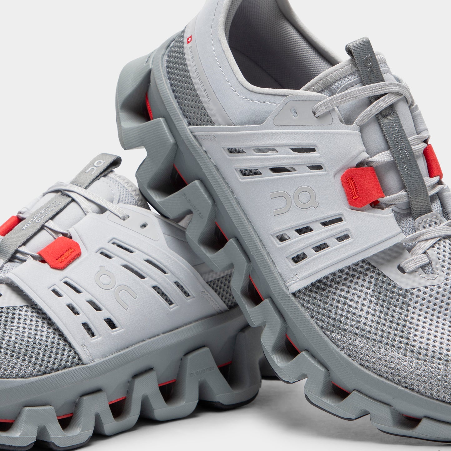 On Running Cloud Swift Amp Gris / Rouge