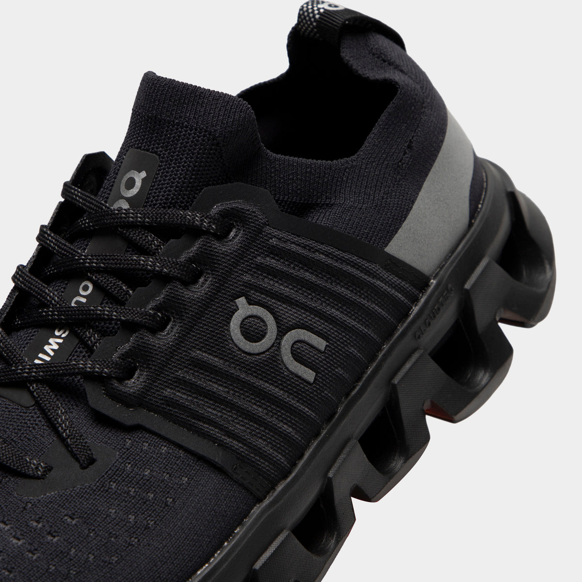 On Cloudswift 4 Black / Black