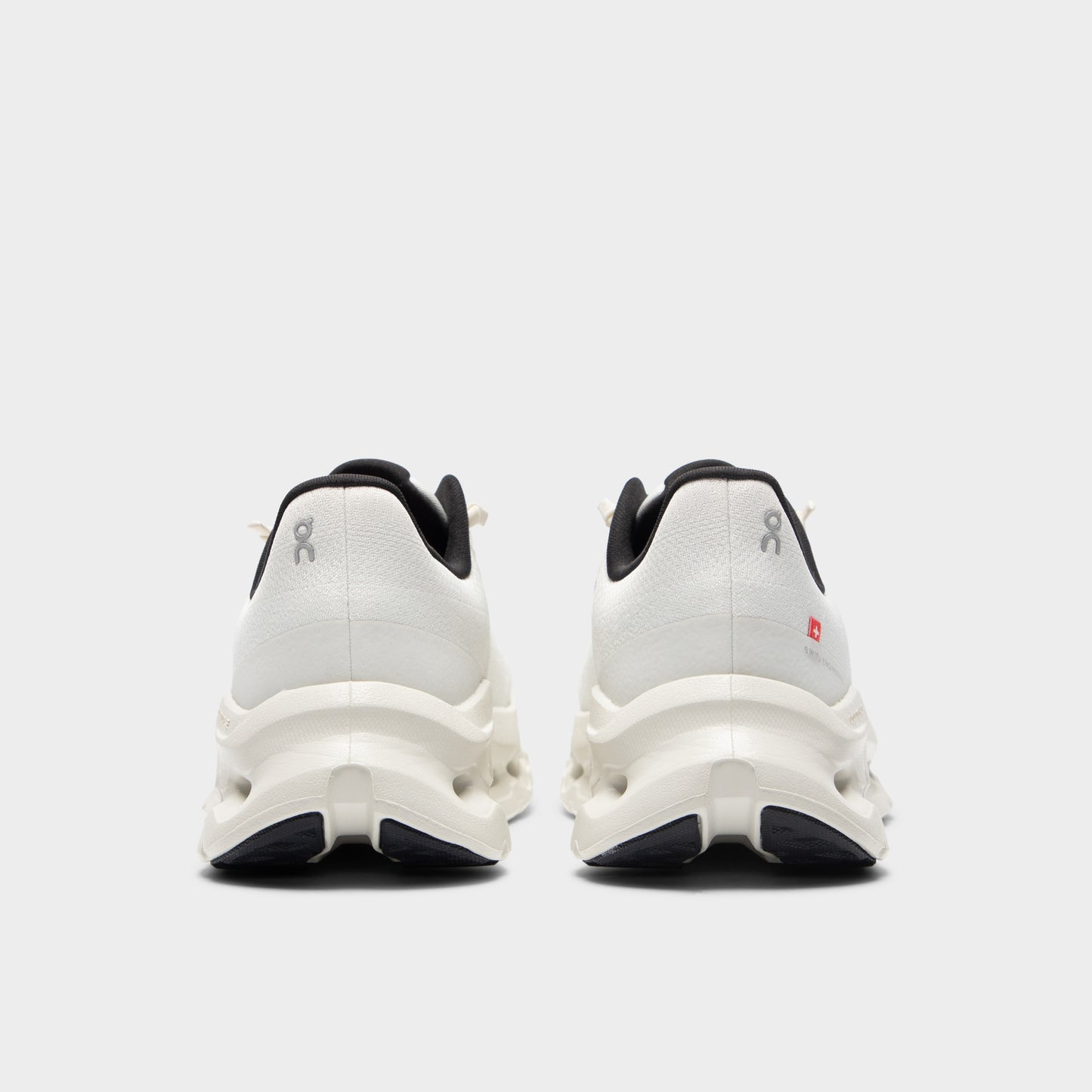 On Women's Cloudtilt Pearl / Ice
