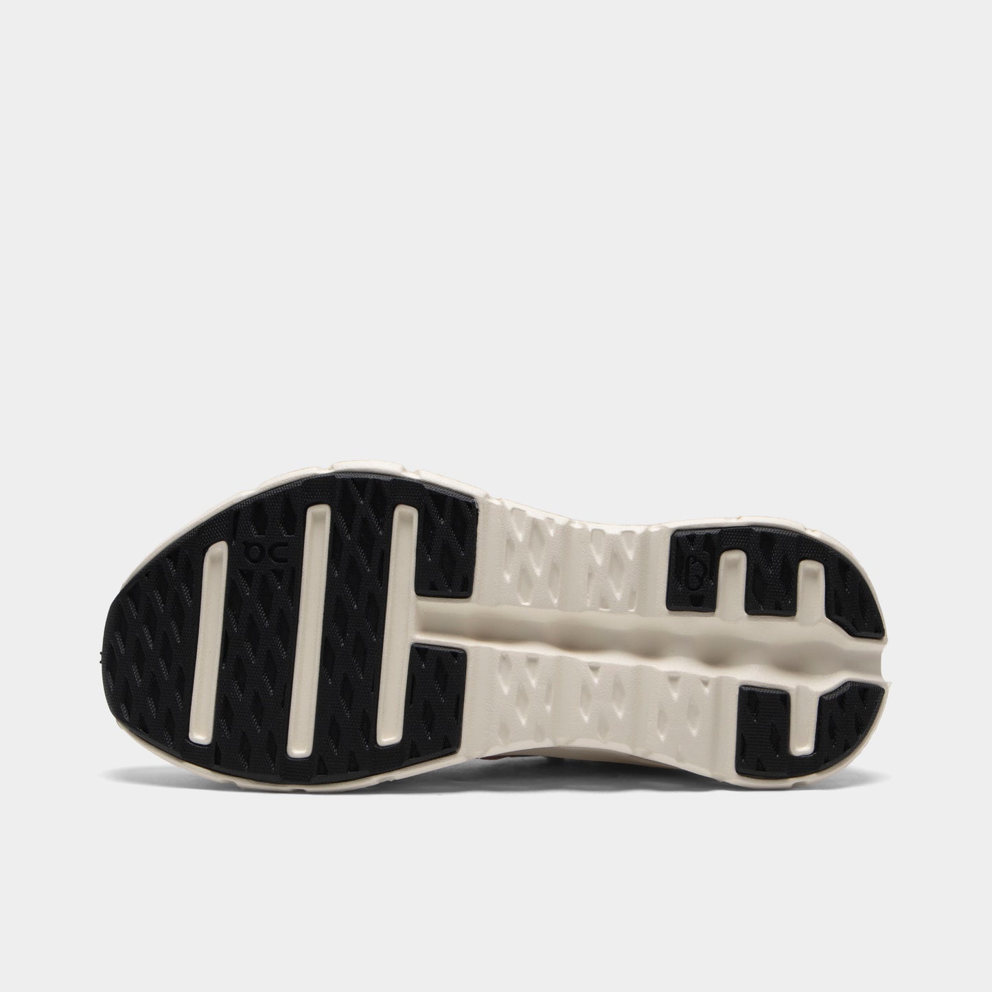 On Women's Cloudtilt Camella / Ivory