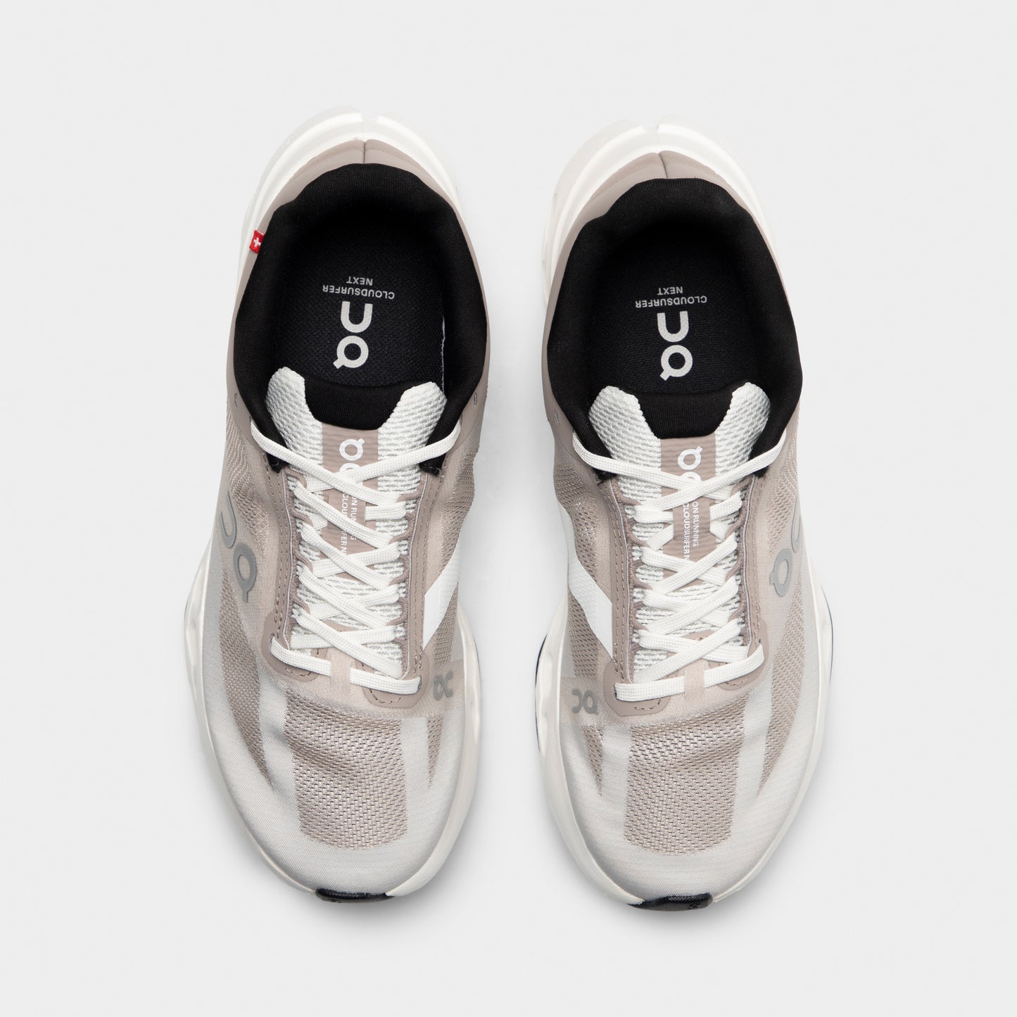 On Women's Cloudsurfer Next Fog / Ivory