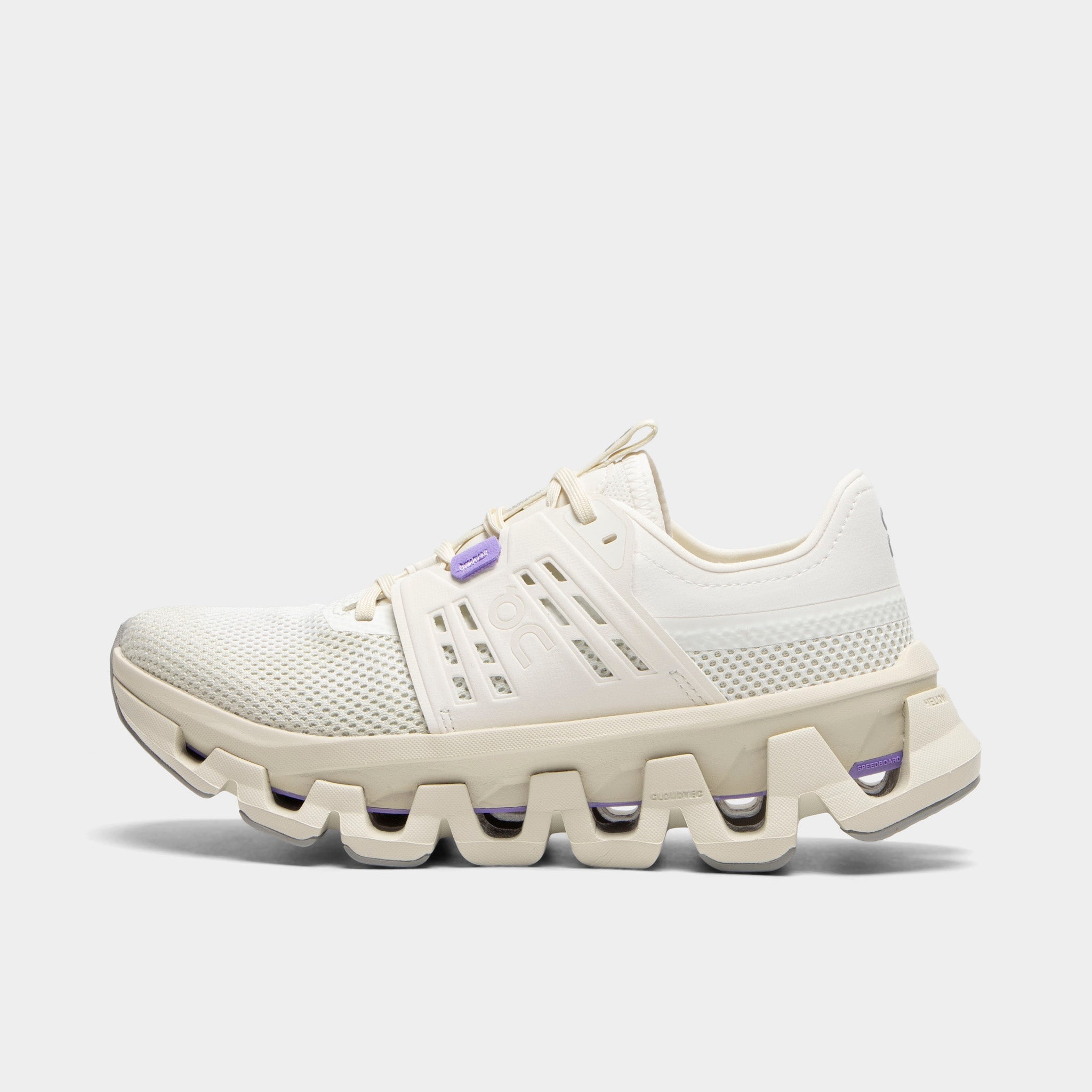On Women's Cloudswift Amp Ivory / Ghost – JD Sports