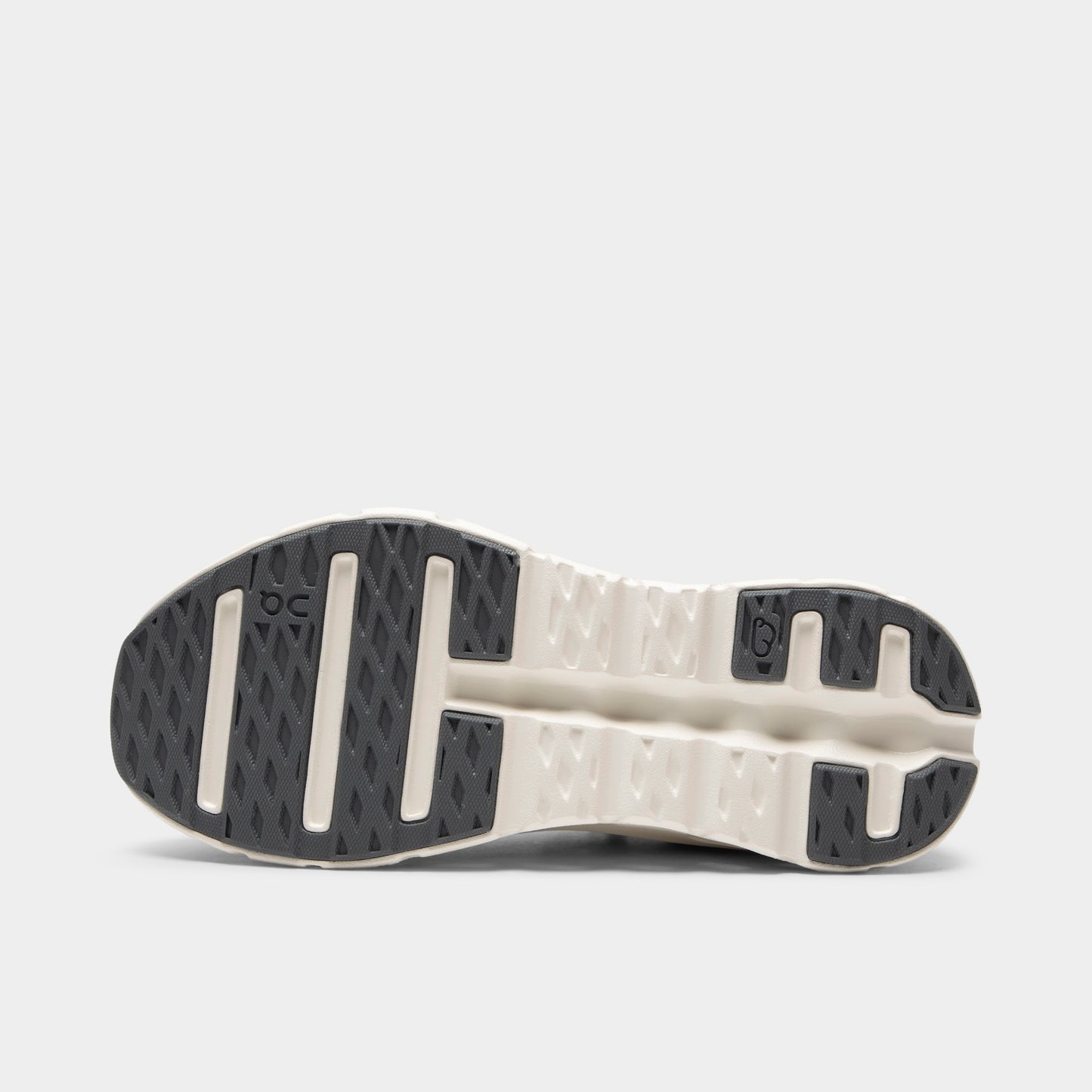 On Women's Cloudtilt Glacier / Ivory