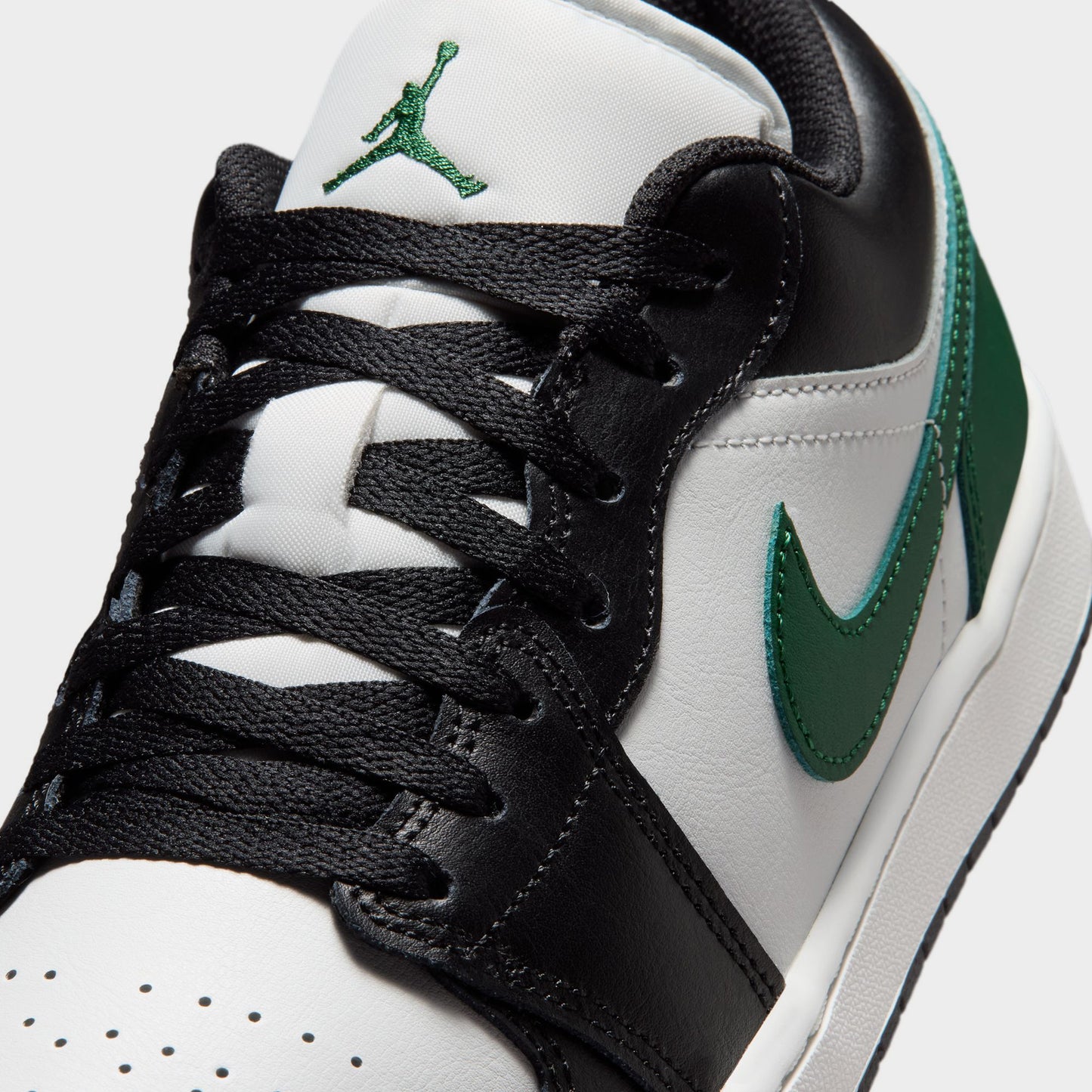 Jordan 1 Low Black / Summit White - Gorge Green