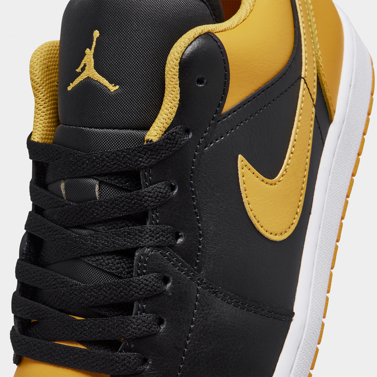 Jordan 1 hotsell black yellow white