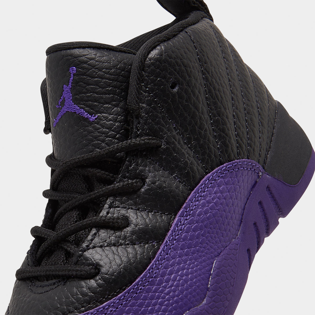 Jordan 12 gold black on sale