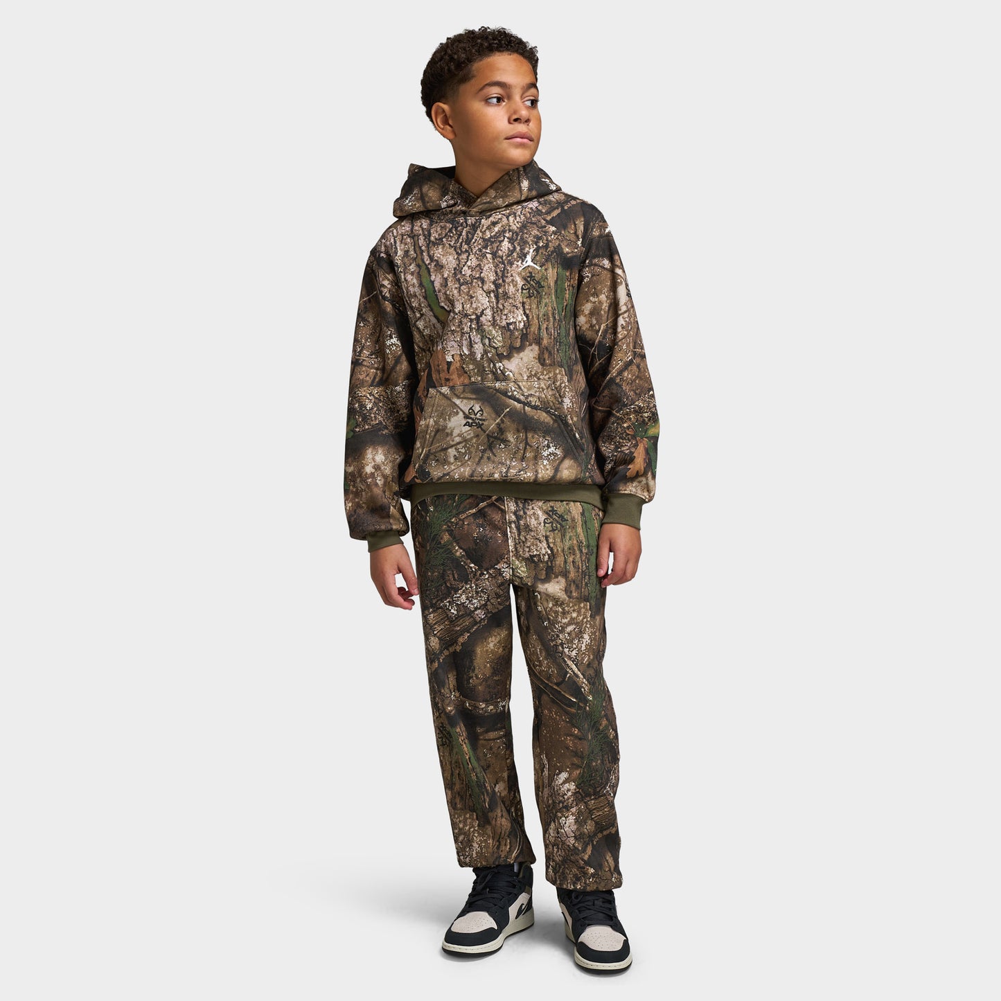 Jordan Juniors' MJ MVP Real Tree Fleece Pant / Medium Olive Camo