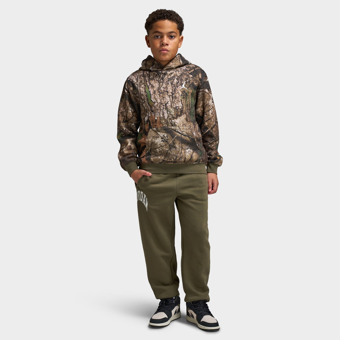 Jordan Juniors' MJ MVP Fleece Pants / Medium Olive