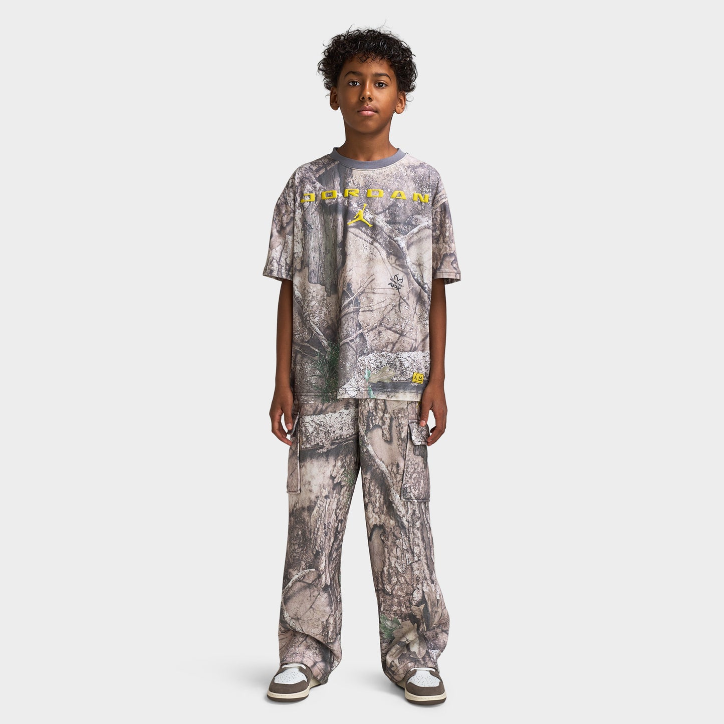 Jordan Juniors Boys' Brooklyn Real Tree AOP Pant / Swan