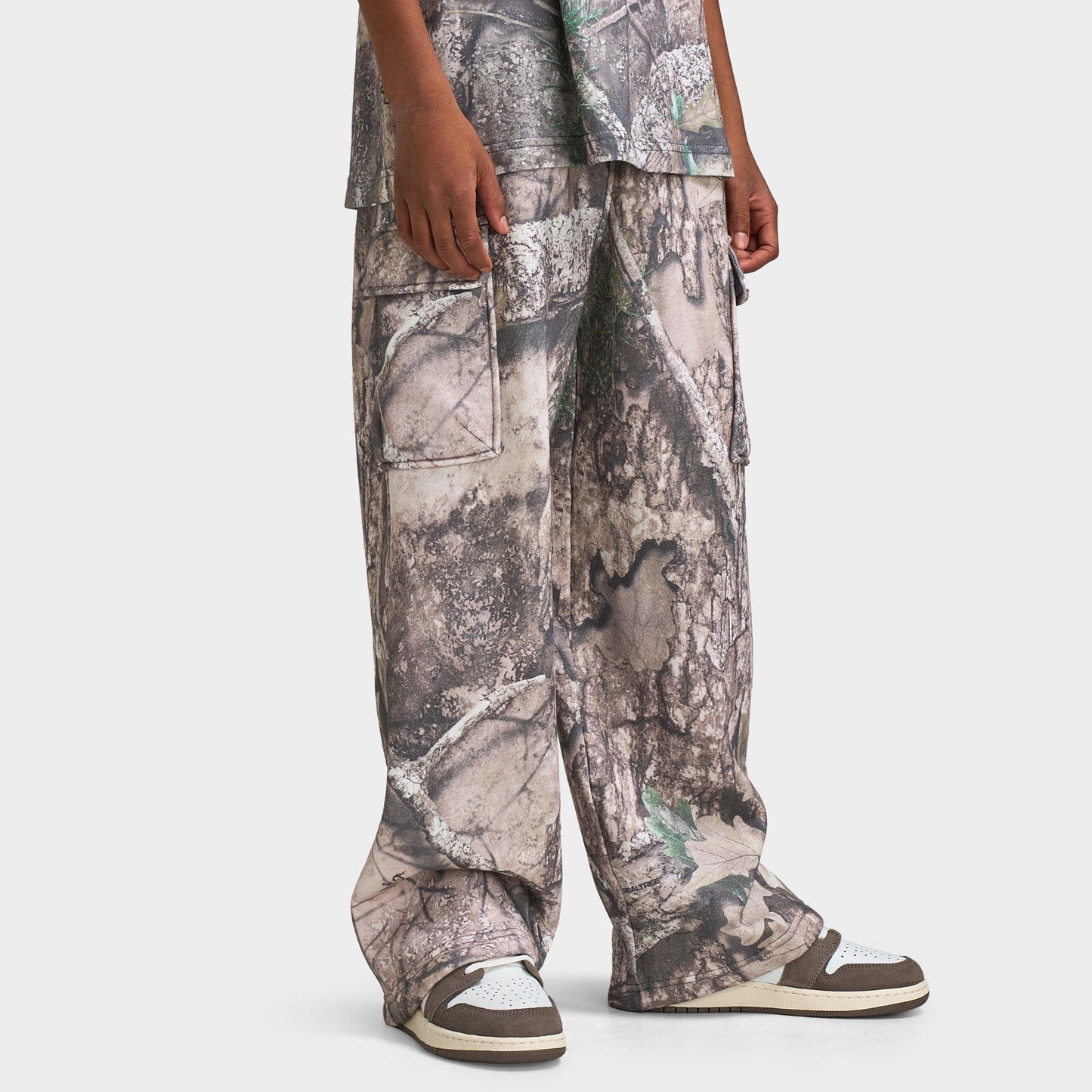Jordan Juniors Boys' Brooklyn Real Tree AOP Pant / Swan