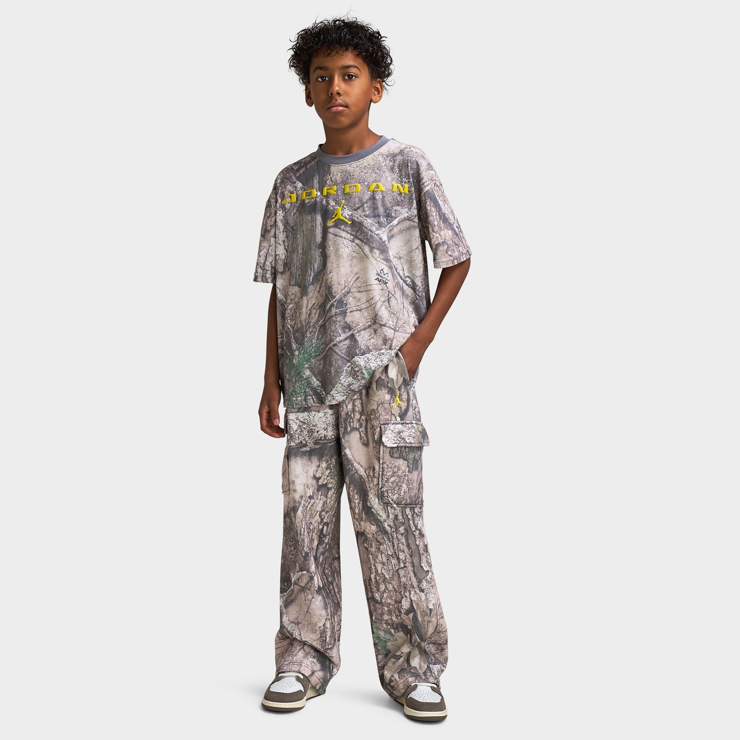 Jordan Junior Boys' MJ Brooklyn Real Tree AOP T-Shirt / Swan