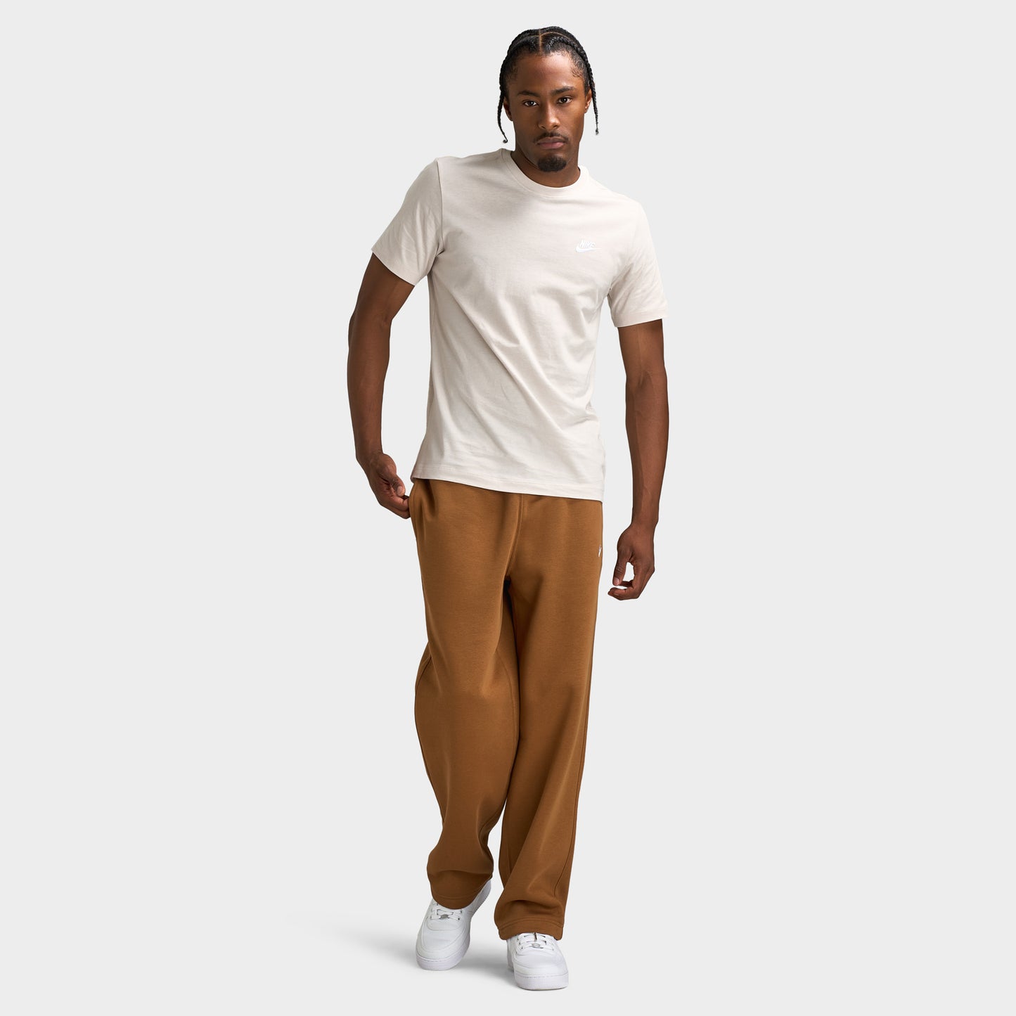 Nike Sportswear Club Tee / Light Orewood Brown