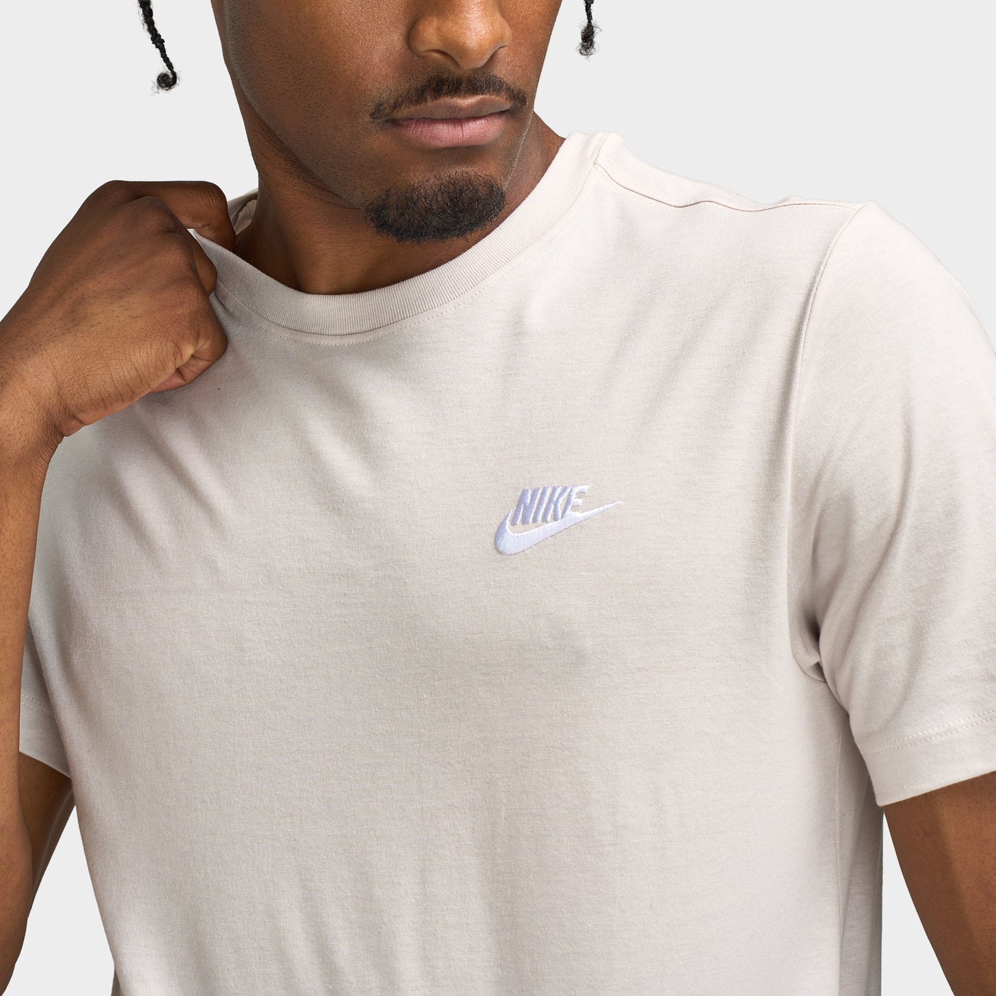 Nike Sportswear Club Tee / Light Orewood Brown