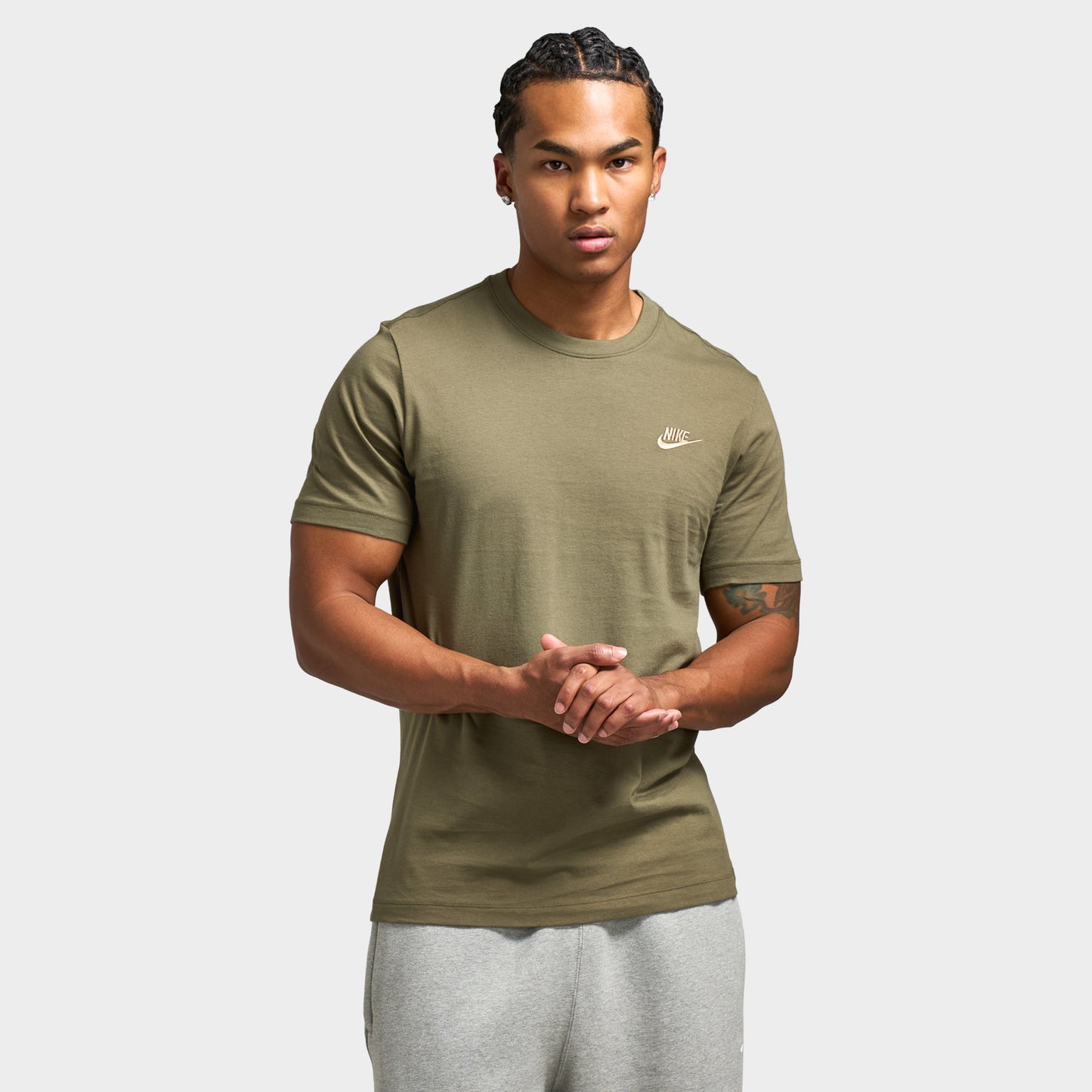 Nike Sportswear Club t-shirt Olive moyen / Beige parachute