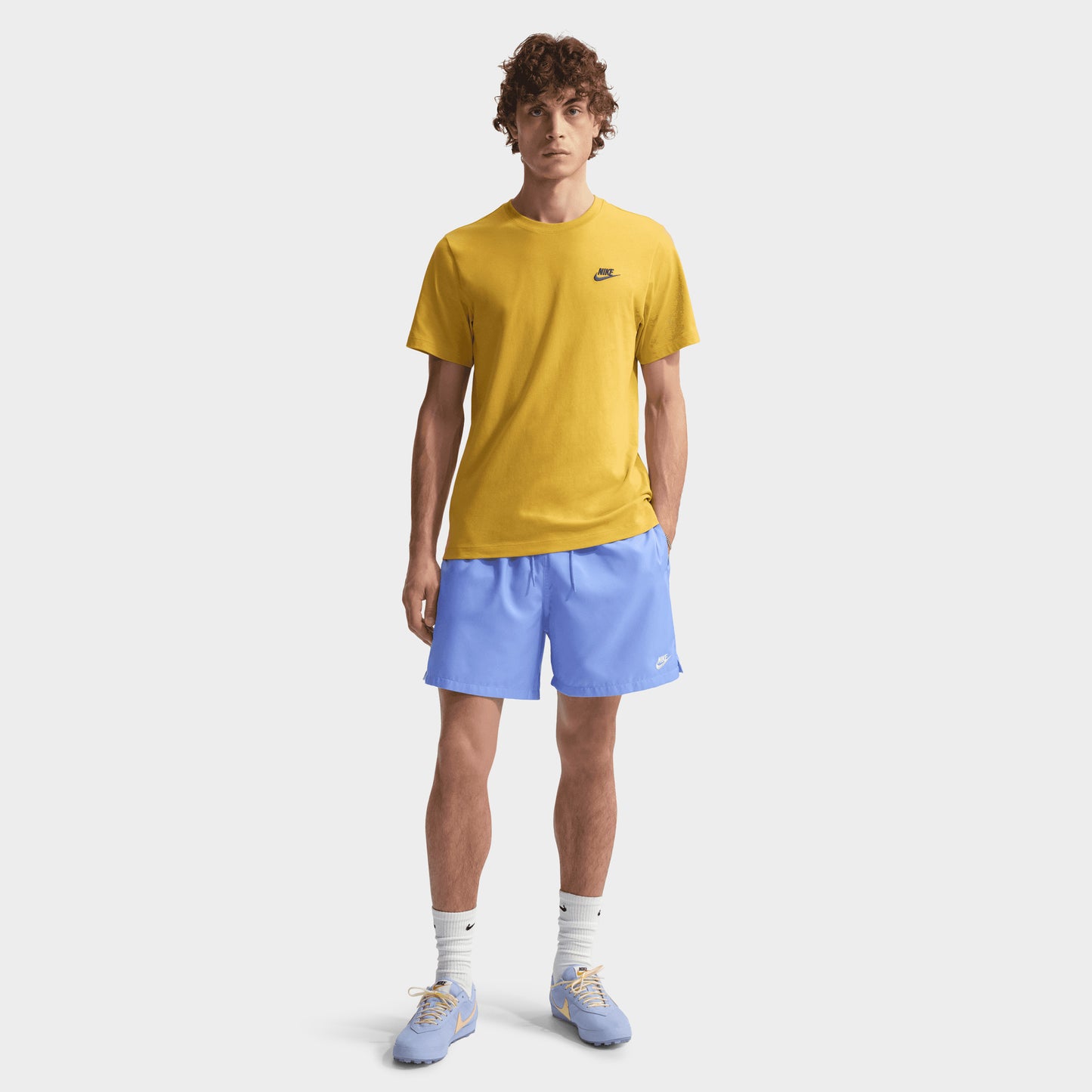 Nike Sportswear Club T-shirt / Jaune