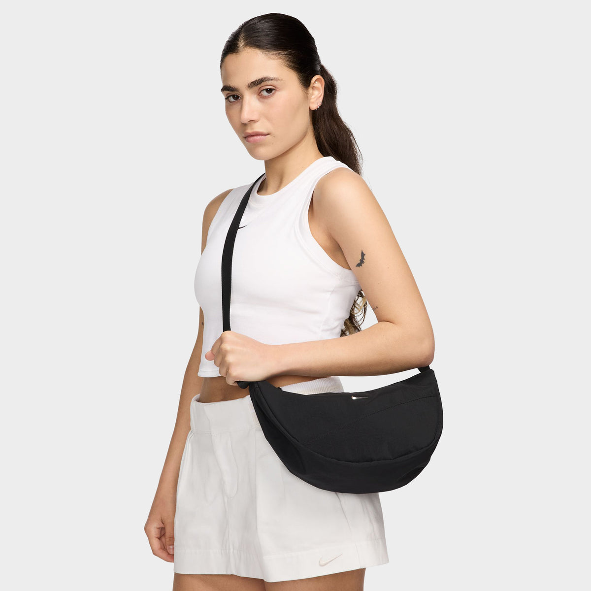 Nike Aura Croissant Sac à bandoulière Noir / Argent Mat