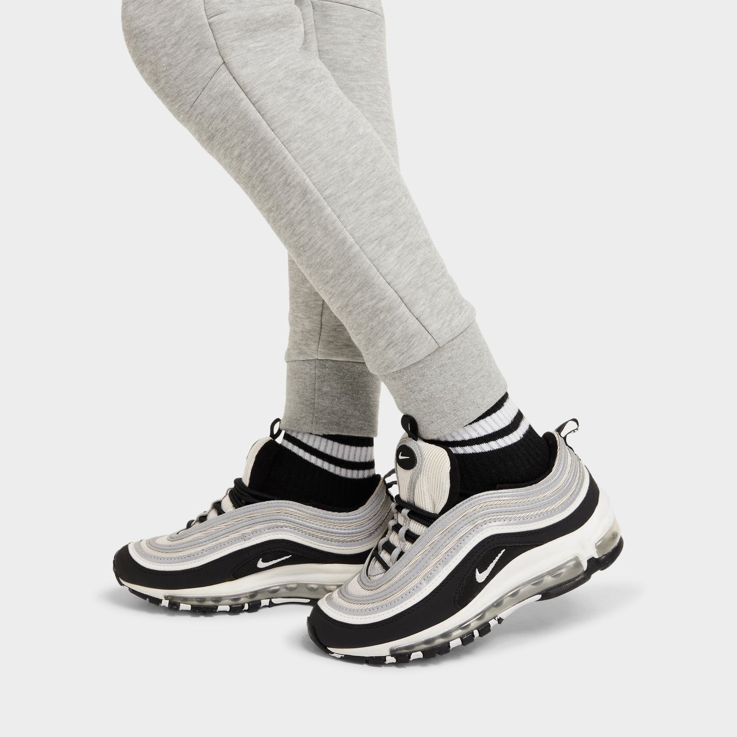 Nike Sportswear Junior Boys' Tech Fleece Jogger / Dark Heather Grey