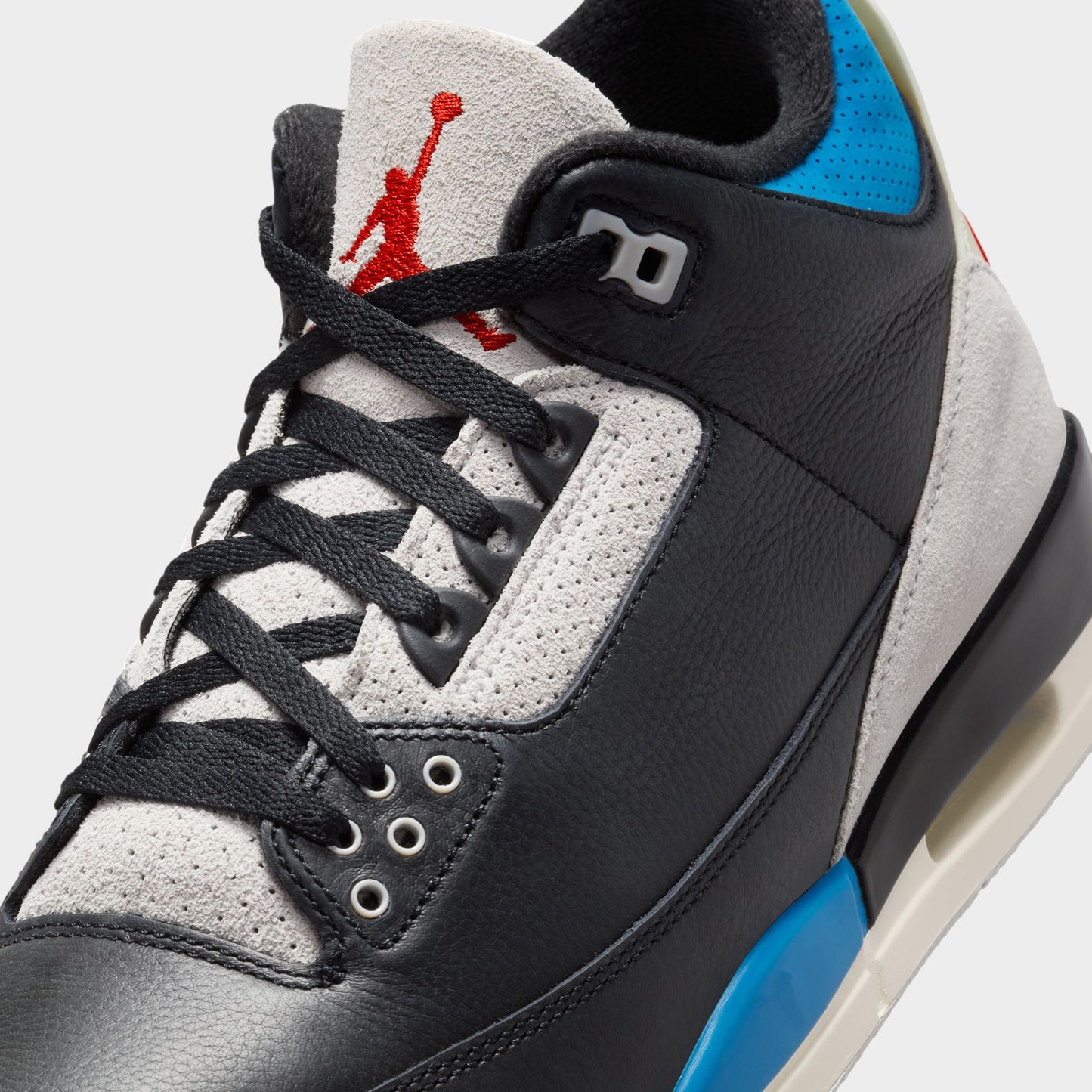 Jordan 3 Retro OG Black / Chile Red - Neutral Grey