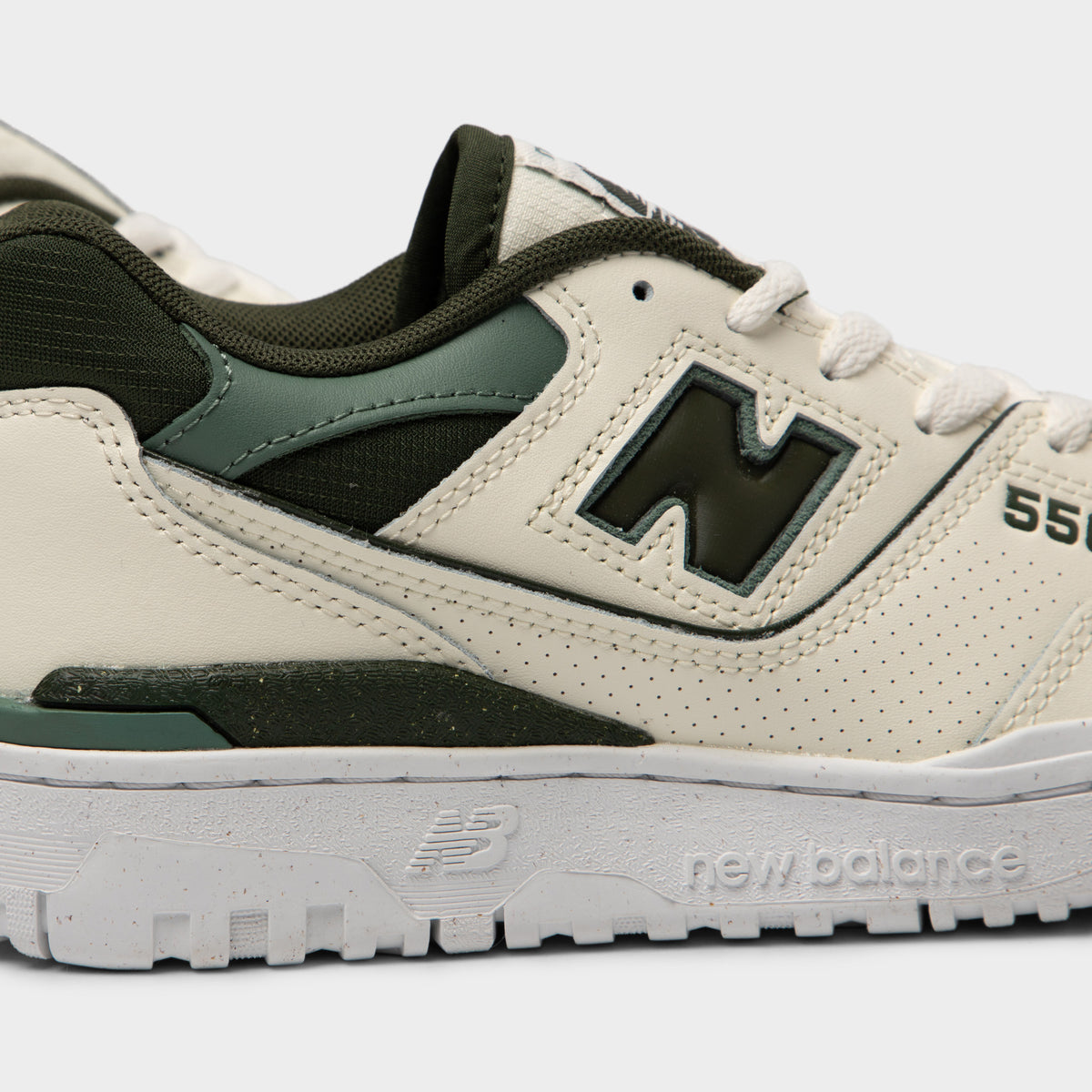 New Balance Women's BBW550DI Sea Salt / Kombu - Dark Juniper