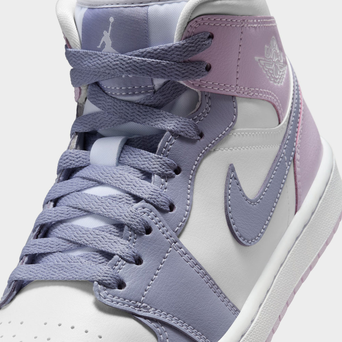 靴 Nike Women's Air Jordan 1 Jordan Women's 1 Mid Indigo Haze / Doll-White | JD Sports