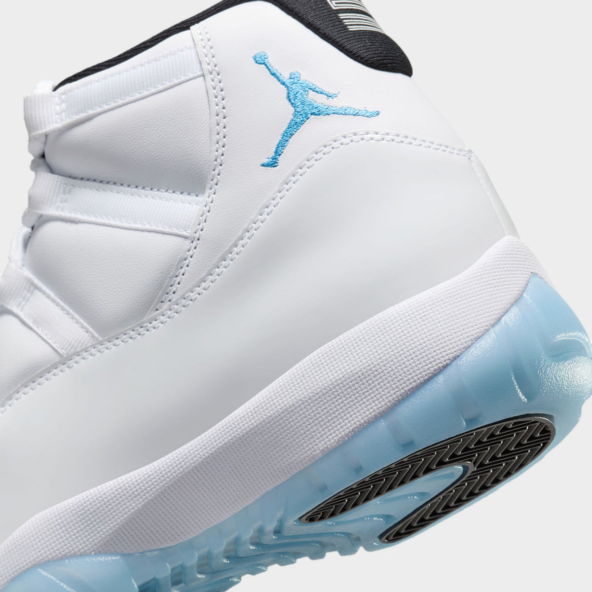 Jordan 11 retro blue deals
