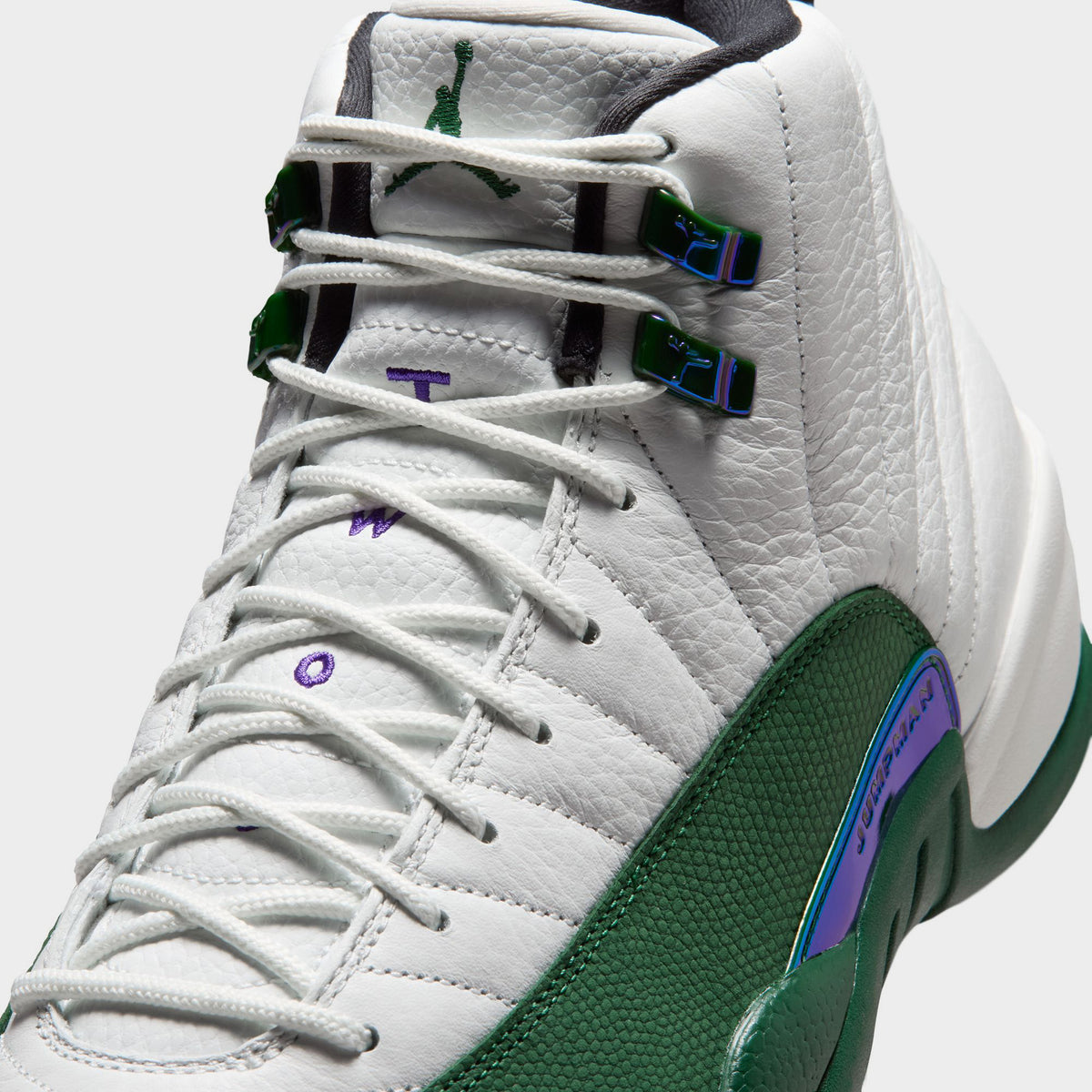 Jordan 12 Retro Summit White / Gorge Green - Fierce Purple