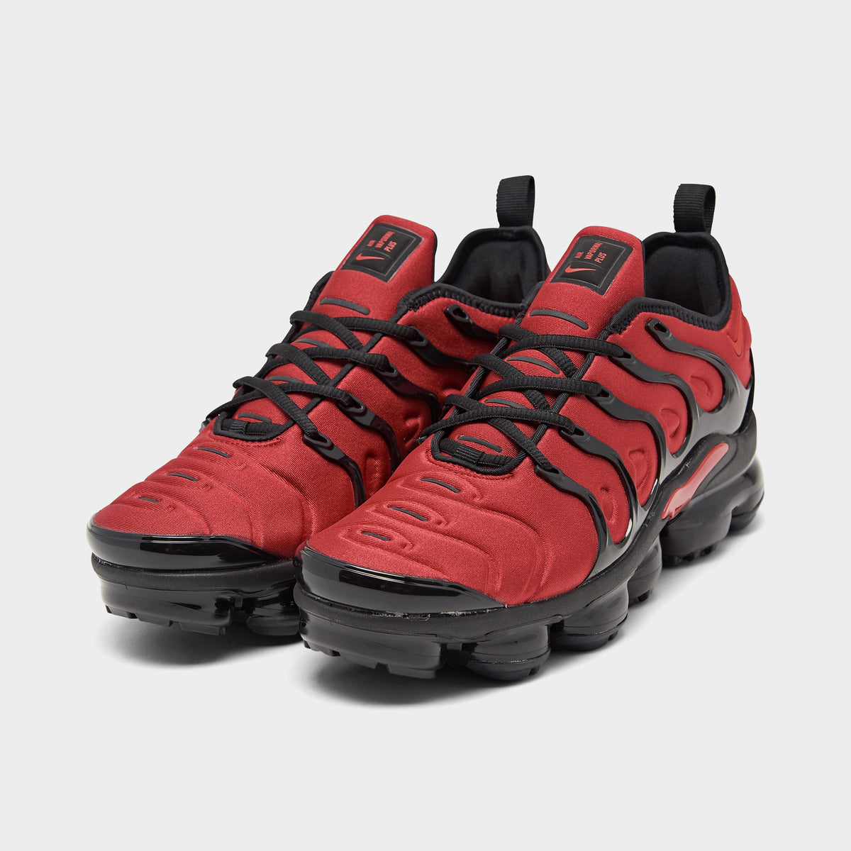 Black white and red vapormax hotsell