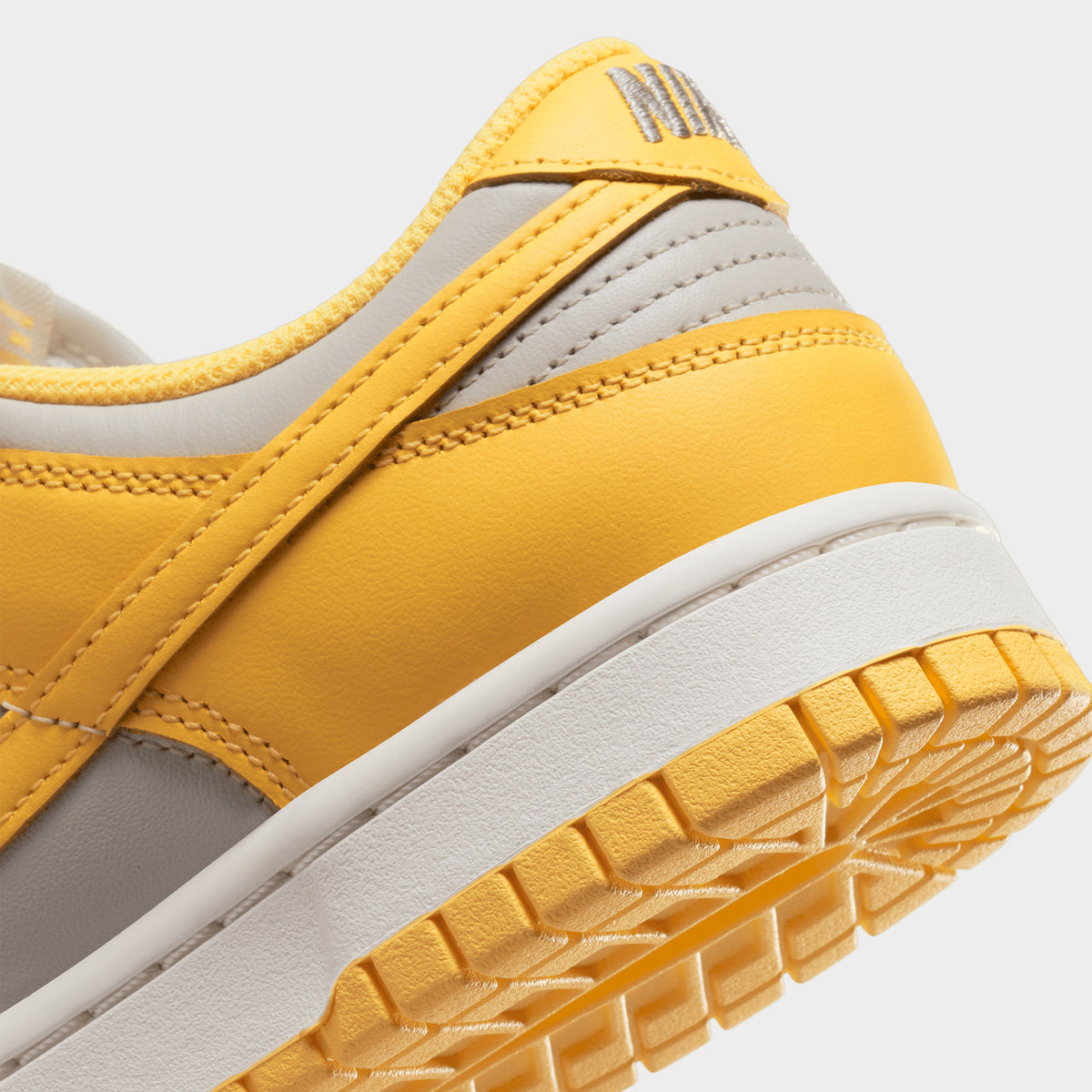 Nike Women's Dunk Low Light Bone / Citron Pulse - Sail | JD Sports