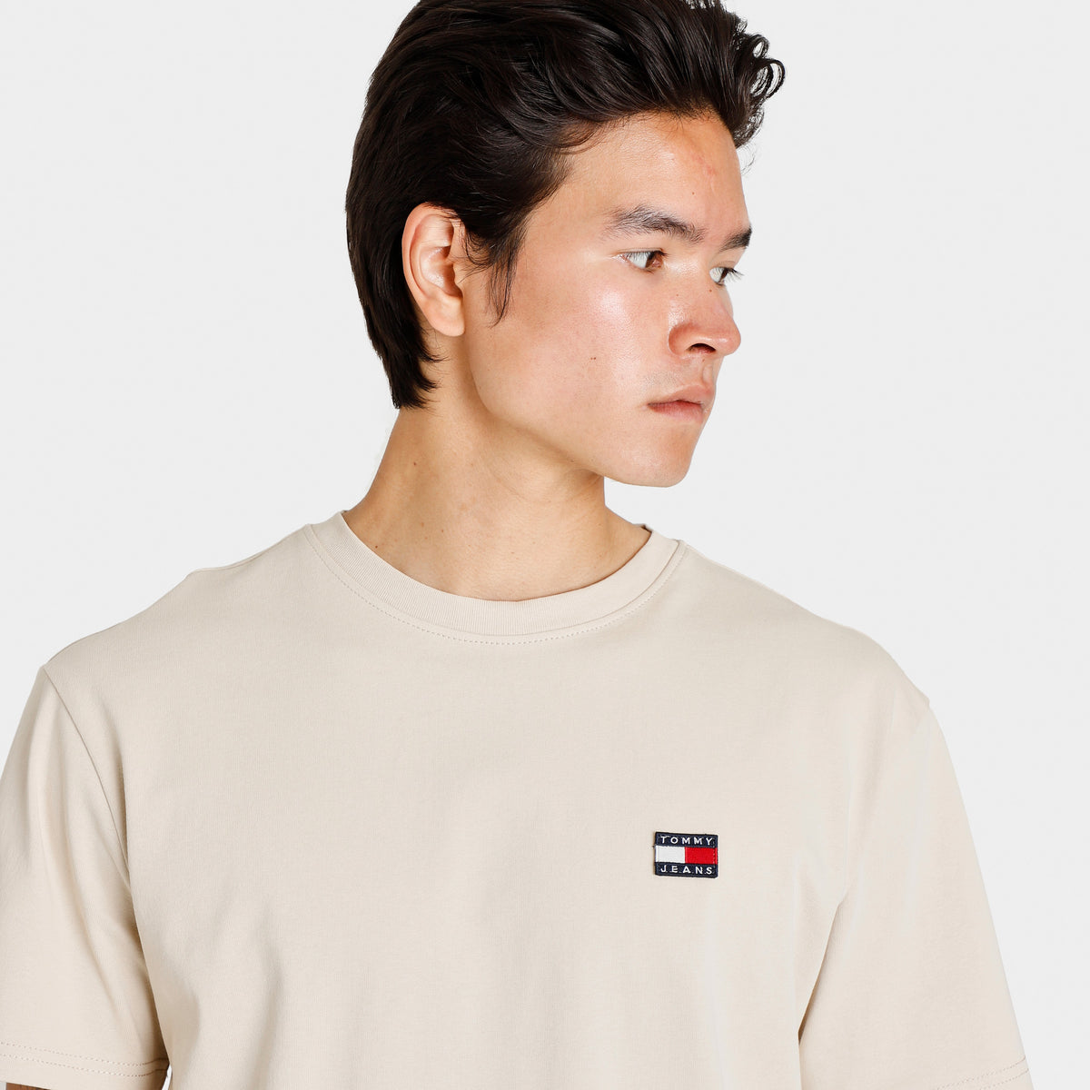 Tommy Jeans Badge T-shirt / Classic Beige | JD Sports Canada
