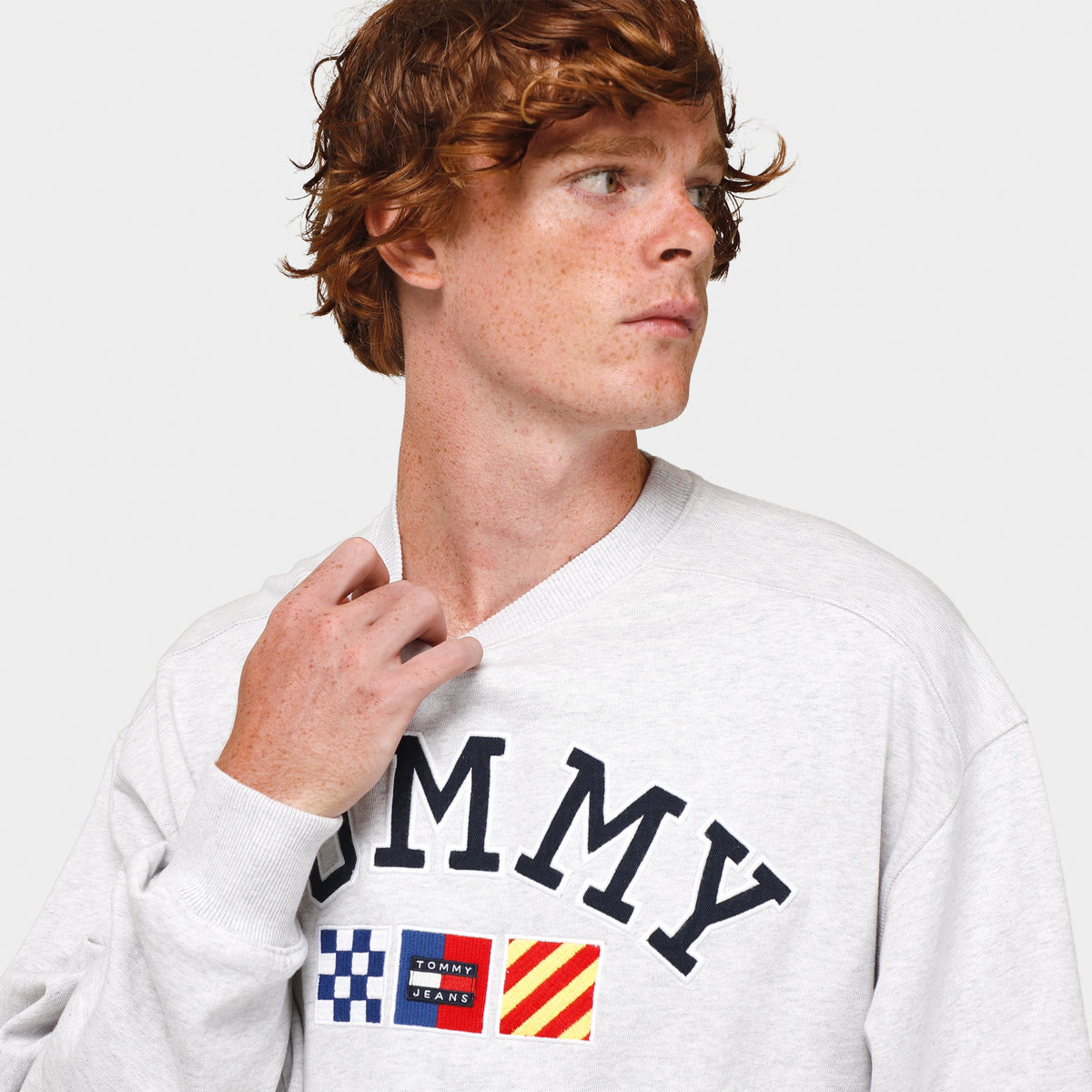 Tommy Jeans Archive Boxy Fit Logo Crewneck / Silver Grey Heather