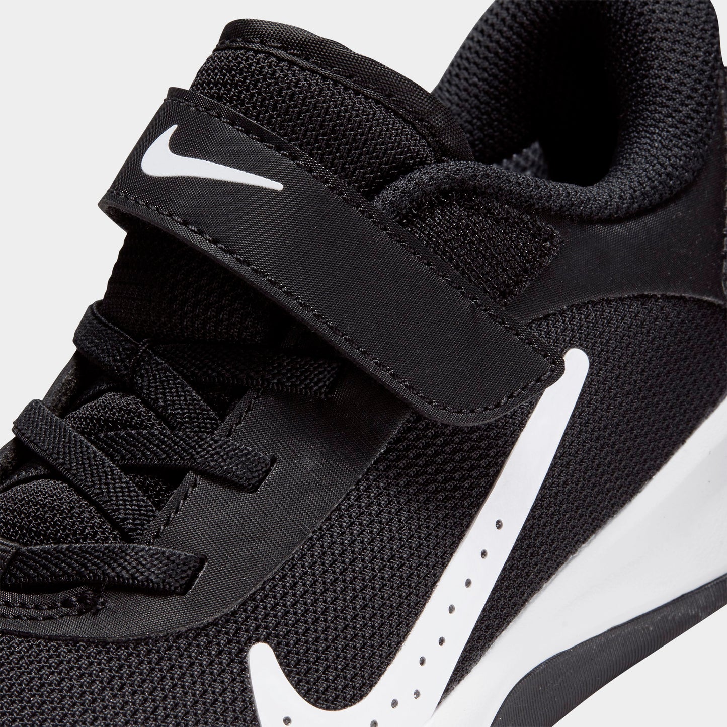Nike Omni Multi-Court PS Black / White