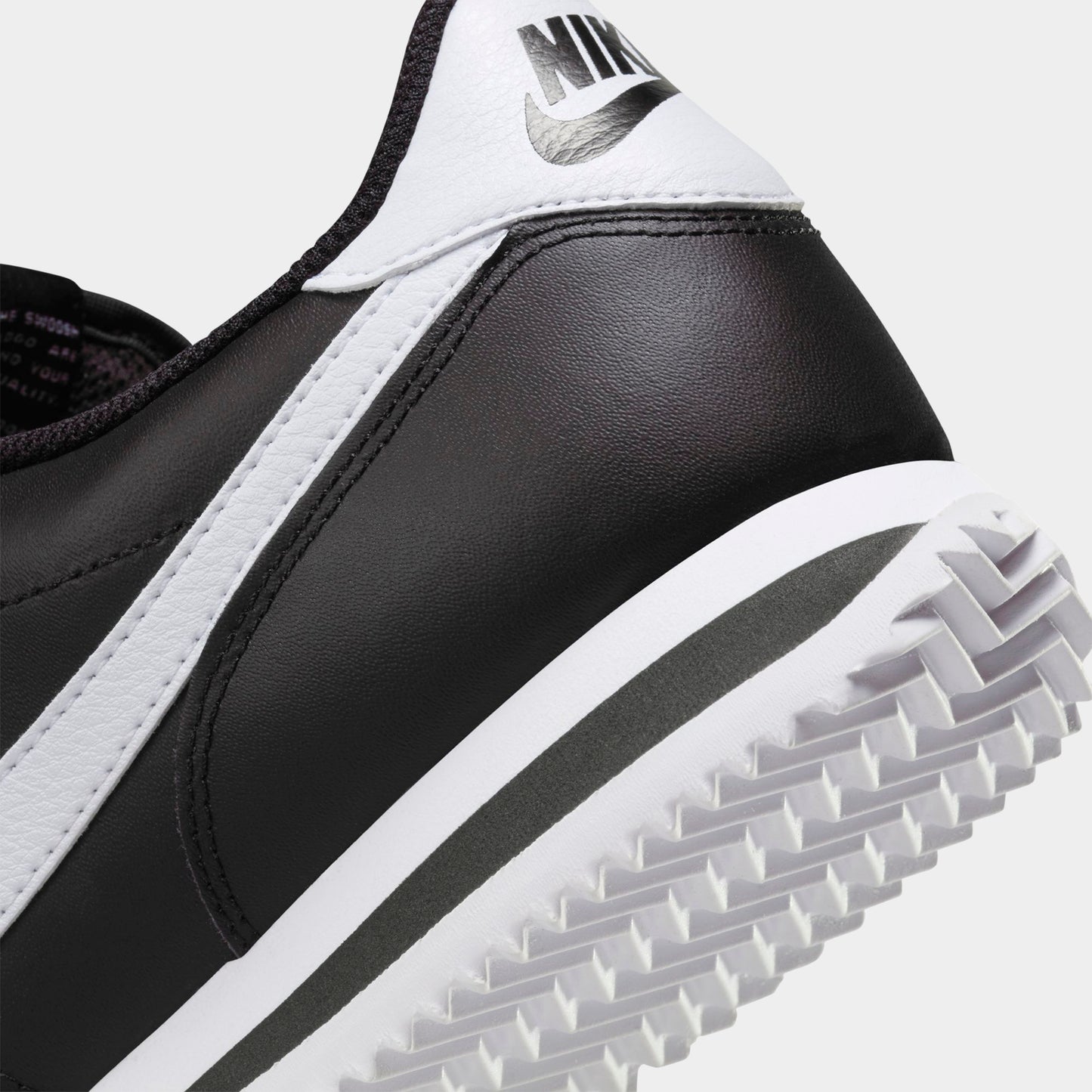 Nike Femmes Cortez Noir / Blanc
